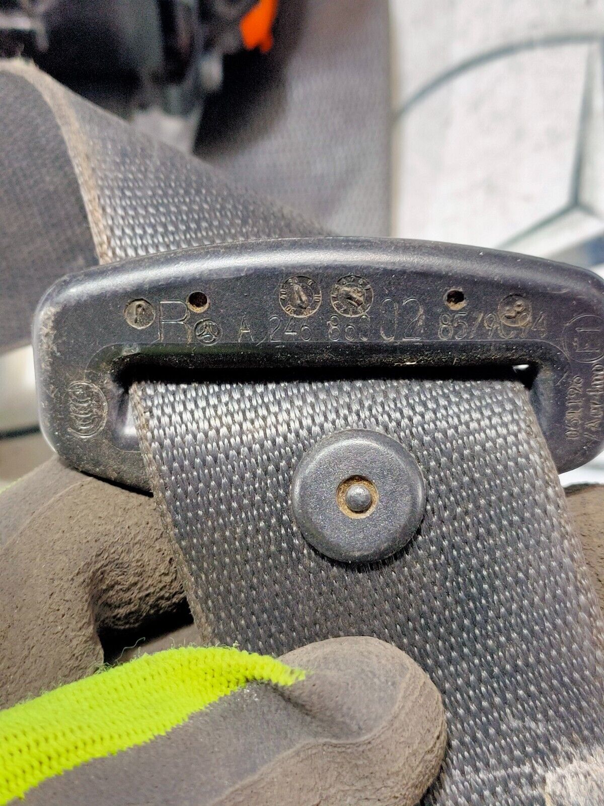 MERCEDES B CLASS W246 FRONT SEATBELT A2468600285 DRIVERS RIGHT SIDE 2012-2015