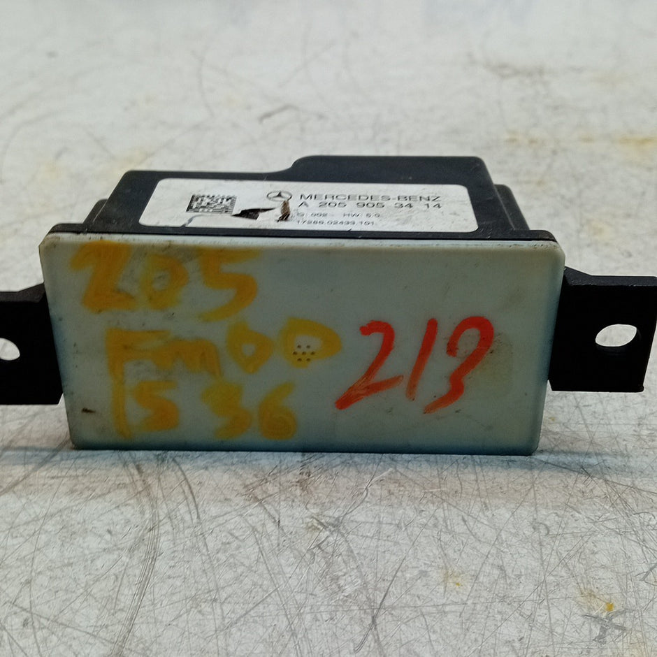 MERCEDES C-CLASS VOLTAGE CONVERTER AUXILIARY BATTERY W205 A2059053414 FM001536