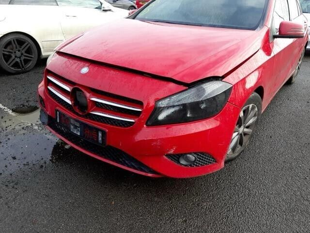 MERCEDES BENZ A-CLASS W176 -  BREAKING/SUSPENSION LEGS (ALL)