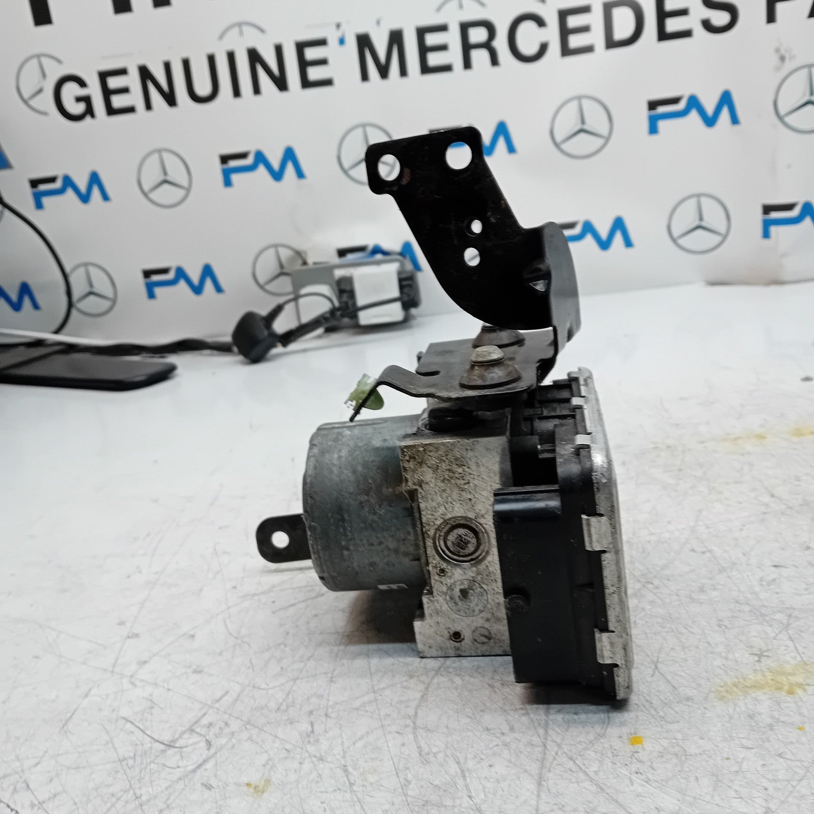 MITSUBISHI OUTLANDER MK3 ABS PUMP 2013 4670B481 FM001465