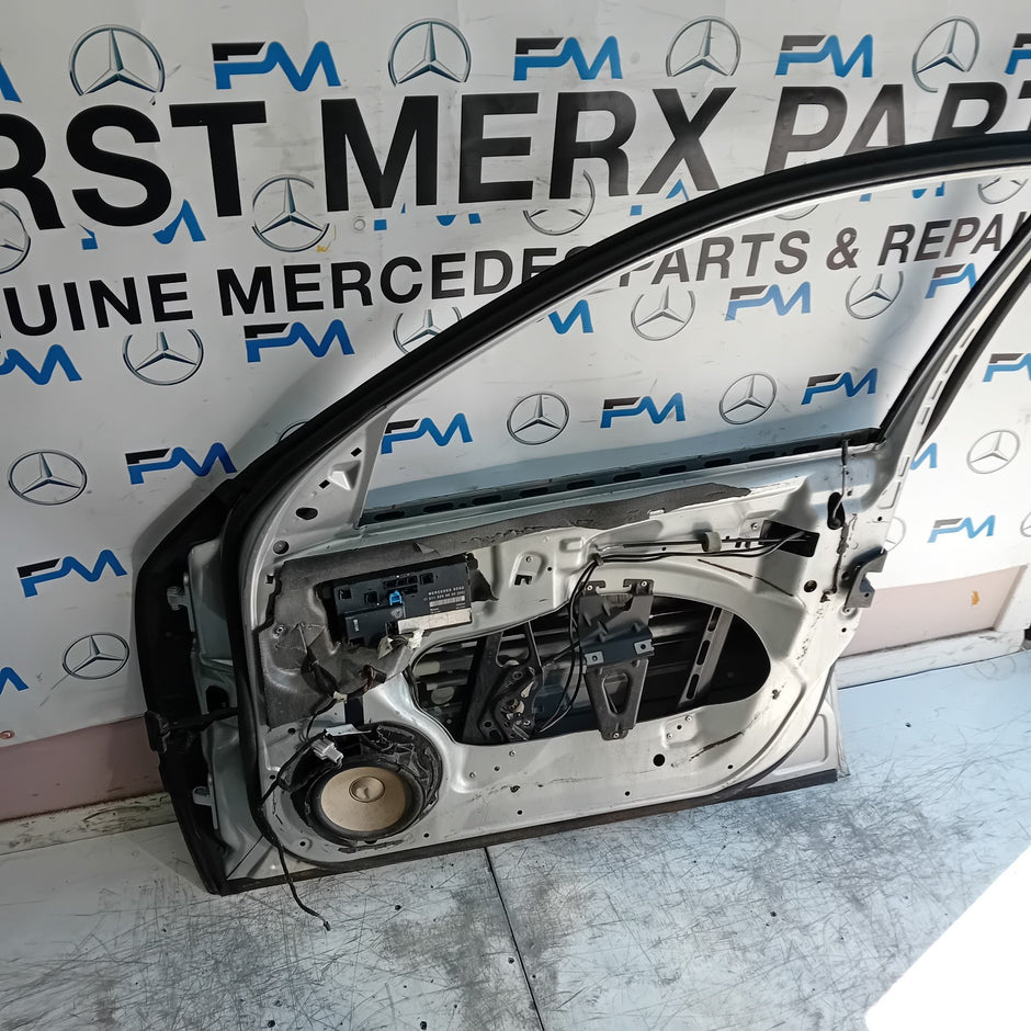 MERCEDES BENZ  E-CLASS W212 DRIVER FRONT DOOR OSF SILVER 2013  FMD483