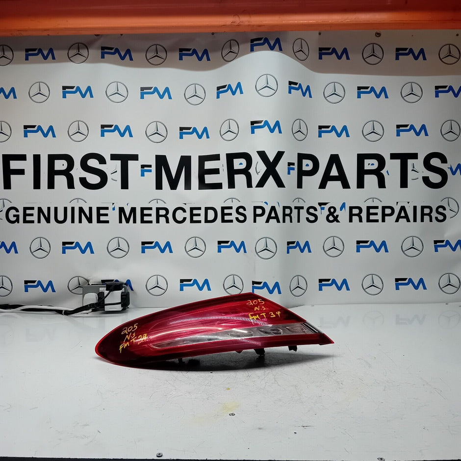 MERCEDES C-CLASS W205 COUPE 2016 REAR PASSENGER N/S TAIL LIGHT A2059066300 FMT39