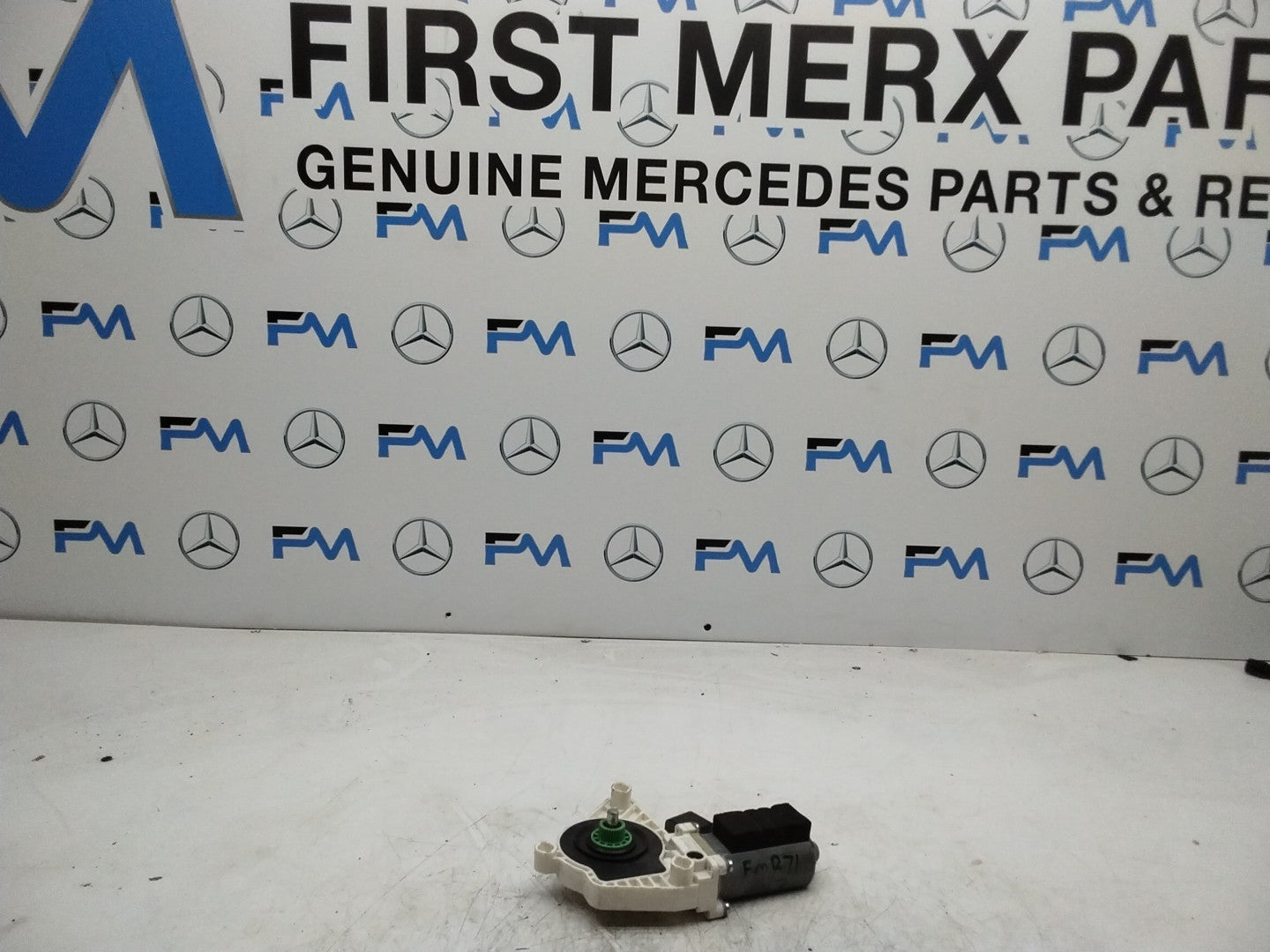 MERCEDES BENZ CLA W117 PASSENGER REAR SIDE WINDOW MOTOR A55382110 FMR71