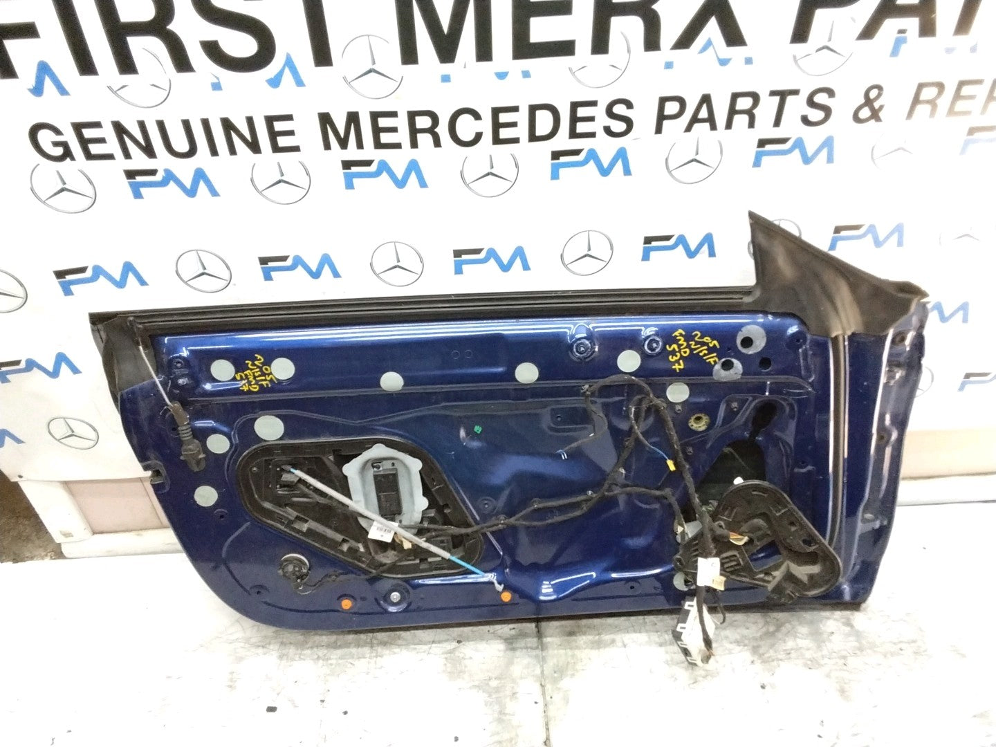 MERCEDES BENZ C-CLASS W205  PASSENGER FRONT DOOR NSF BLUE 2015-21  FMD537