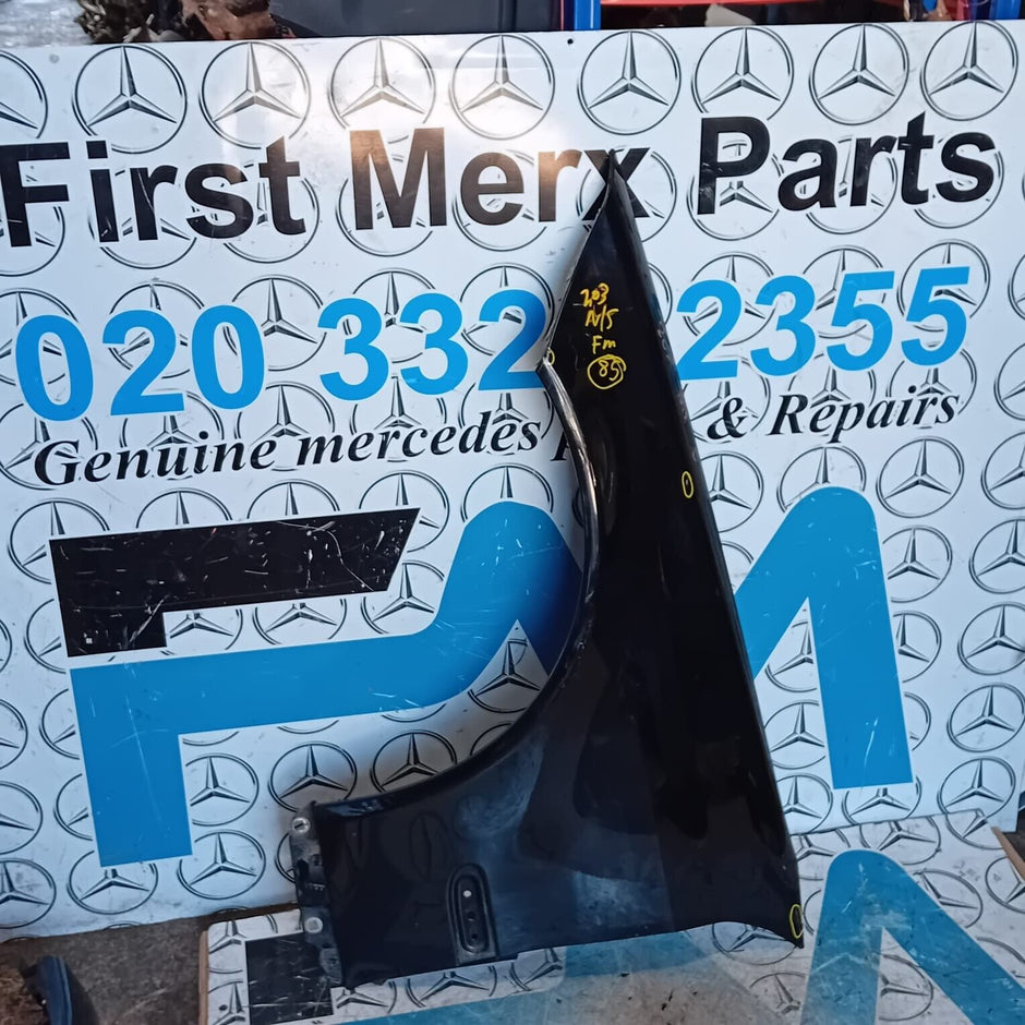 MERCEDES BENZ C-CLASS W203 2001-2007 FRONT PASSENGER SIDE ( NEAR SIDE ) WING