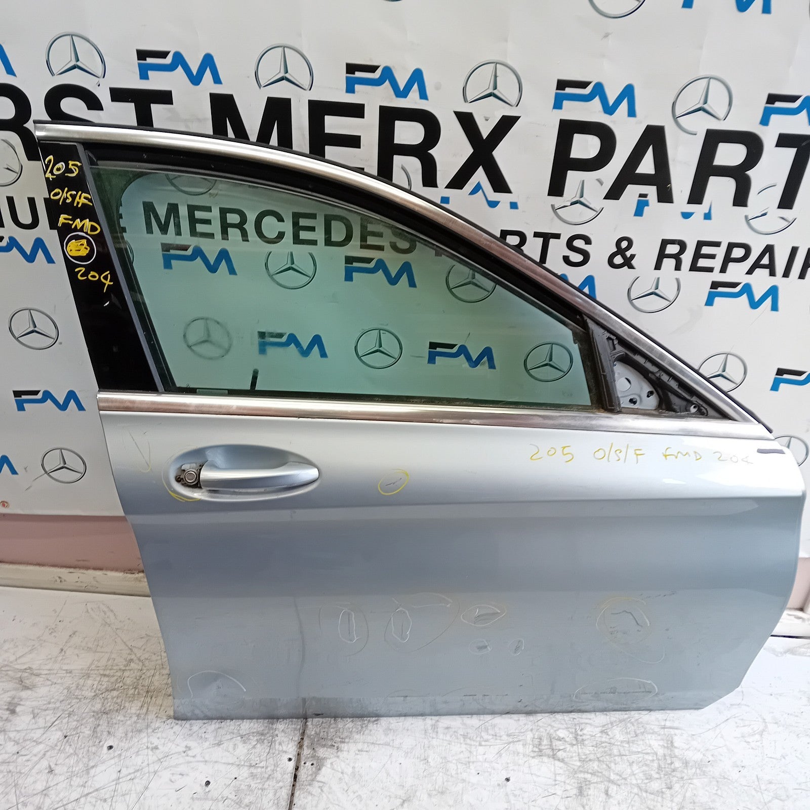 MERCEDES BENZ C-CLASS W205 SALOON DRIVER  FRONT DOOR OSF SILVER 2014 ON  FMD204
