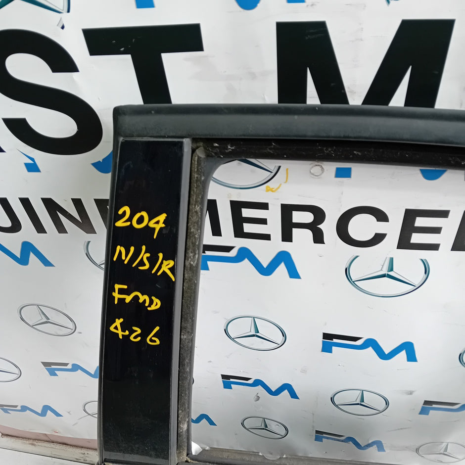 MERCEDES C-CLASS W204 SLN PASSENGER REAR DOOR NSR WHITE 2008-14 FMD426