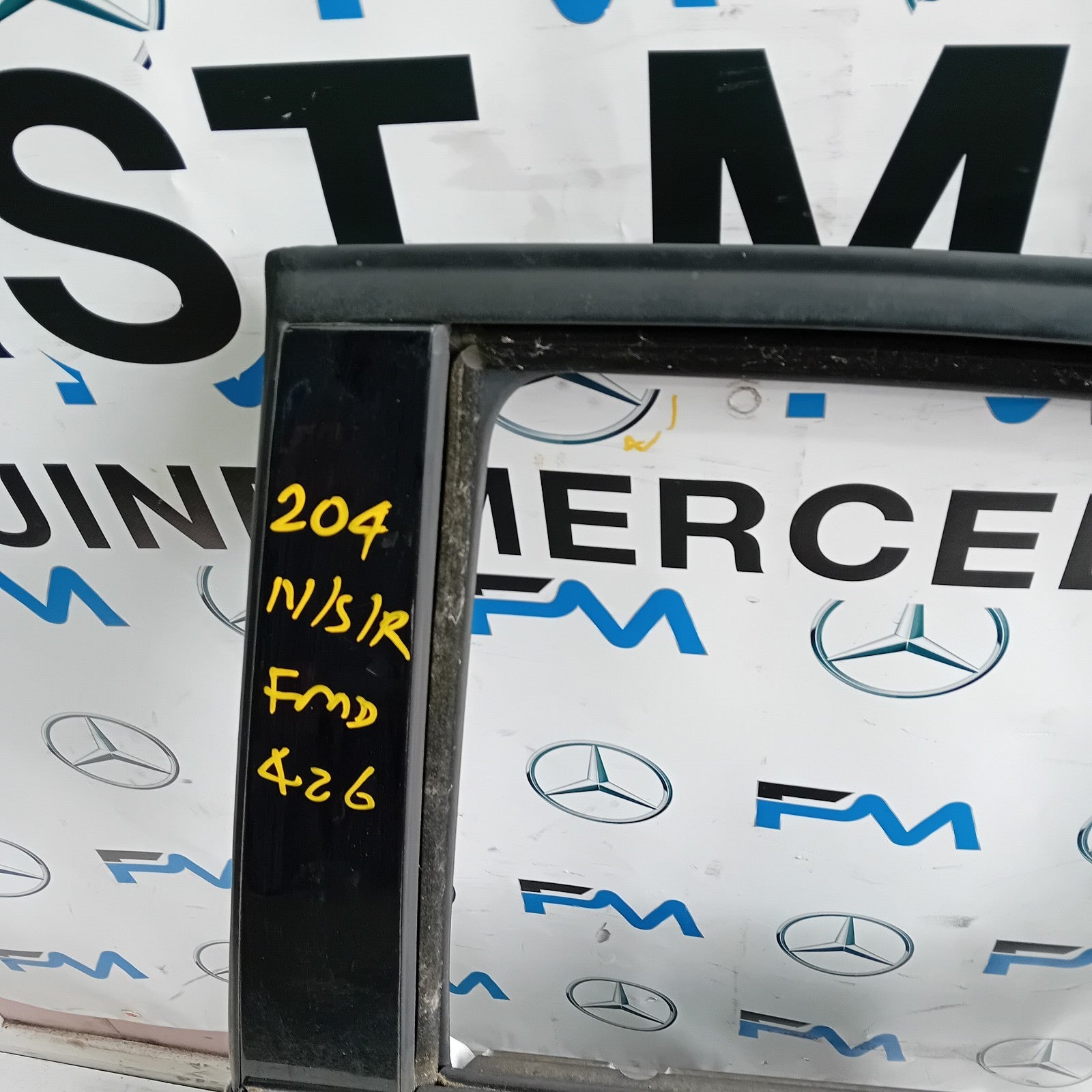 MERCEDES C-CLASS W204 SLN PASSENGER REAR DOOR NSR WHITE 2008-14 FMD426