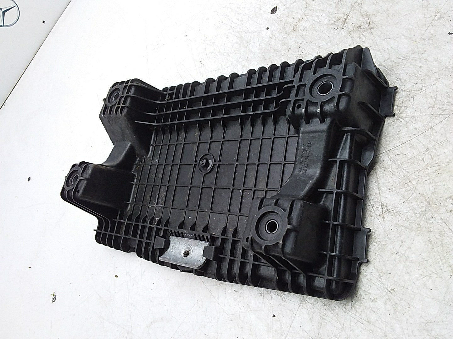 MERCEDES C-CLS W206 BATTERY HOLDER TRAY A2066206400 FMR227