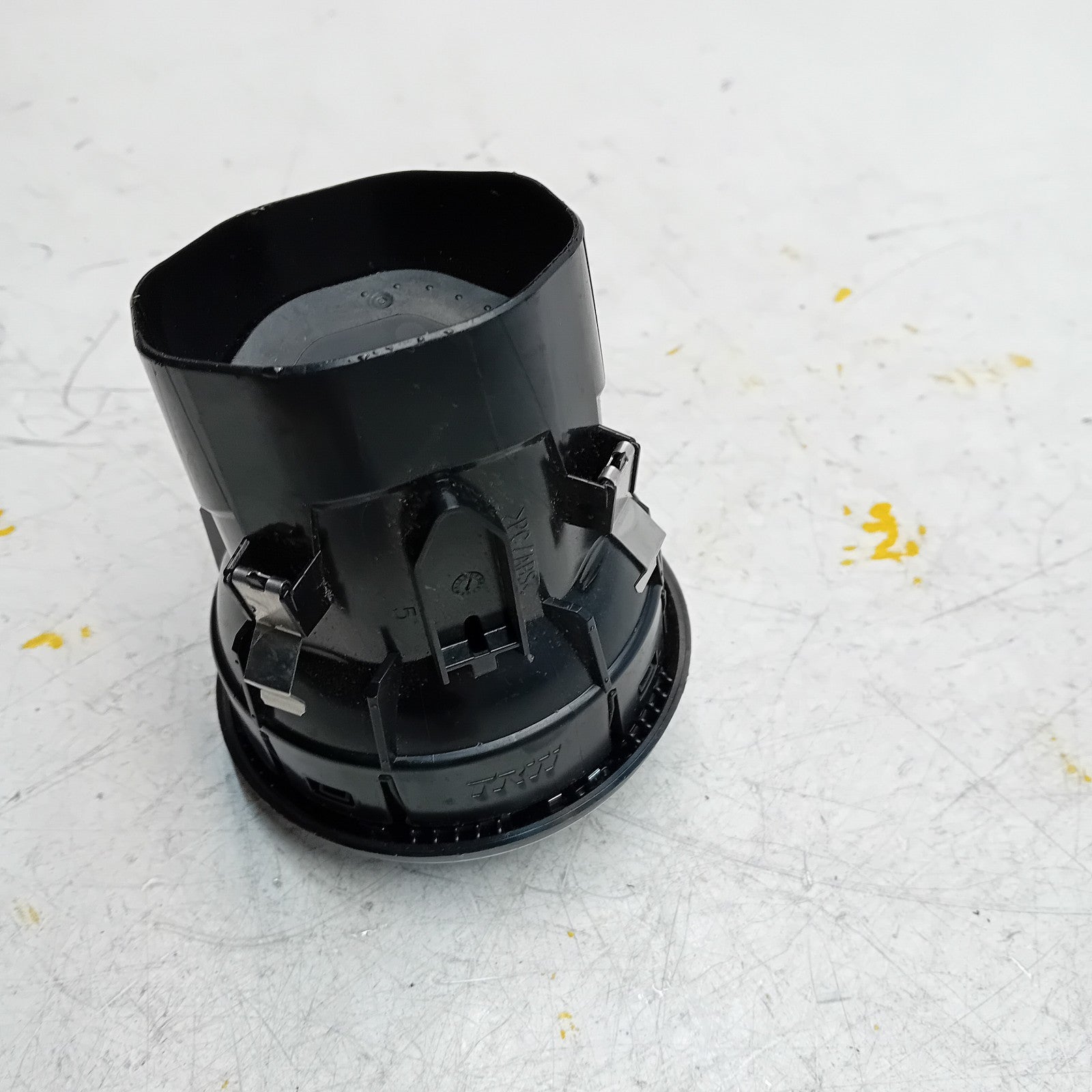 MERCEDES CLA-CLASS W117 DASHBOARD AIR VENT CENTRE SIDE 2017 A1178300354 FM001167