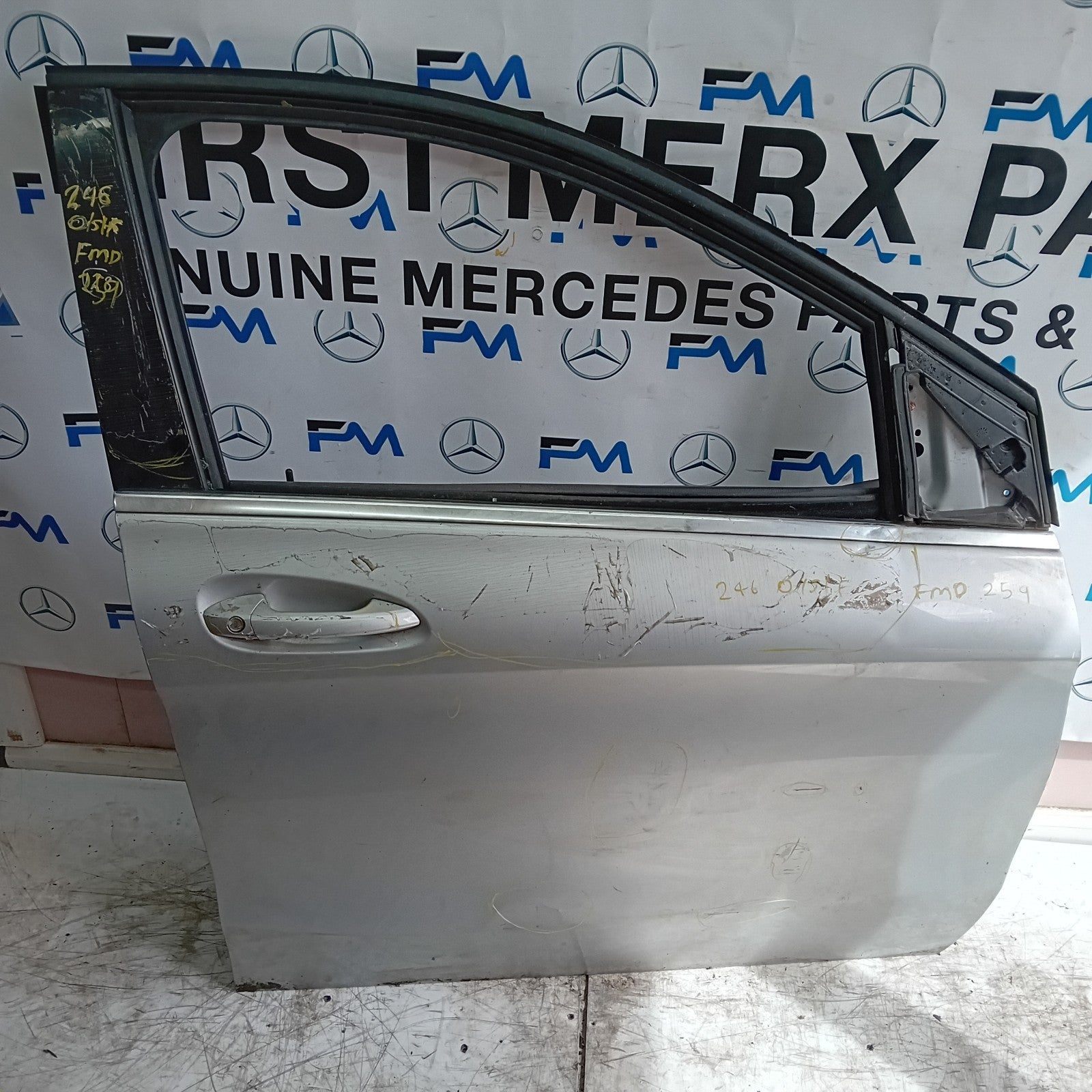 MERCEDES B-CLASS W246 DRIVER FRONT DOOR OSF SILVER  2012-19 COMPLETE FMD259