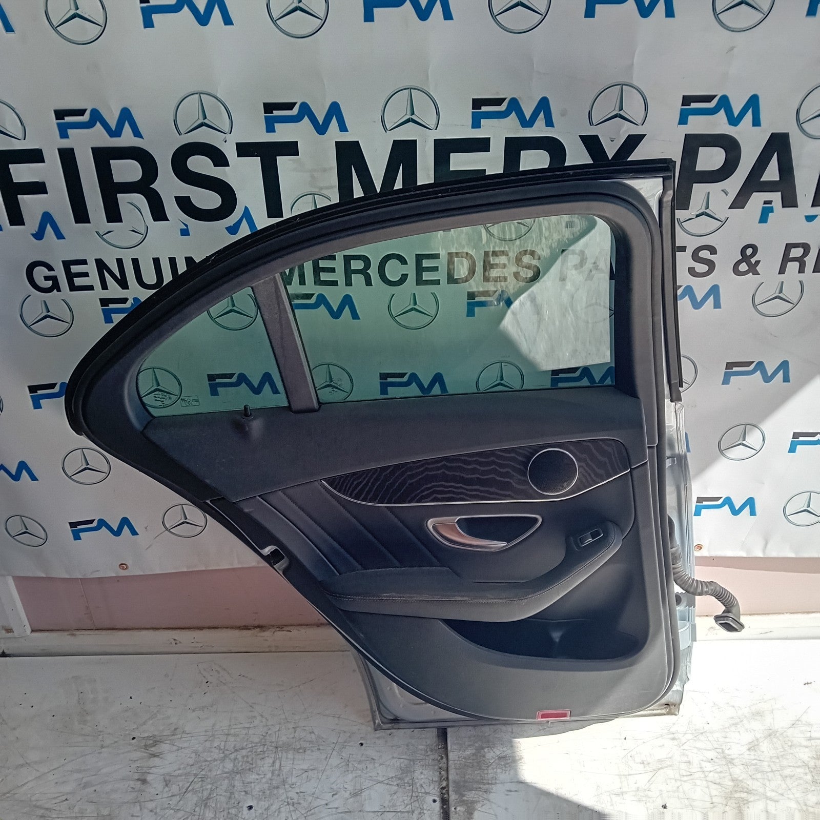 MERCEDES C-CLASS W205 COP PASSENGER REAR DOOR N/S/R SILV 2014 ON COMPLETE FMD169