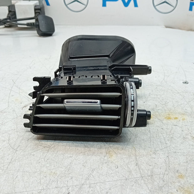 MERCEDES BENZ  E-CLASS W212 DASHBOARD  AIR VENT 2016 ON A21268303154 FM001544