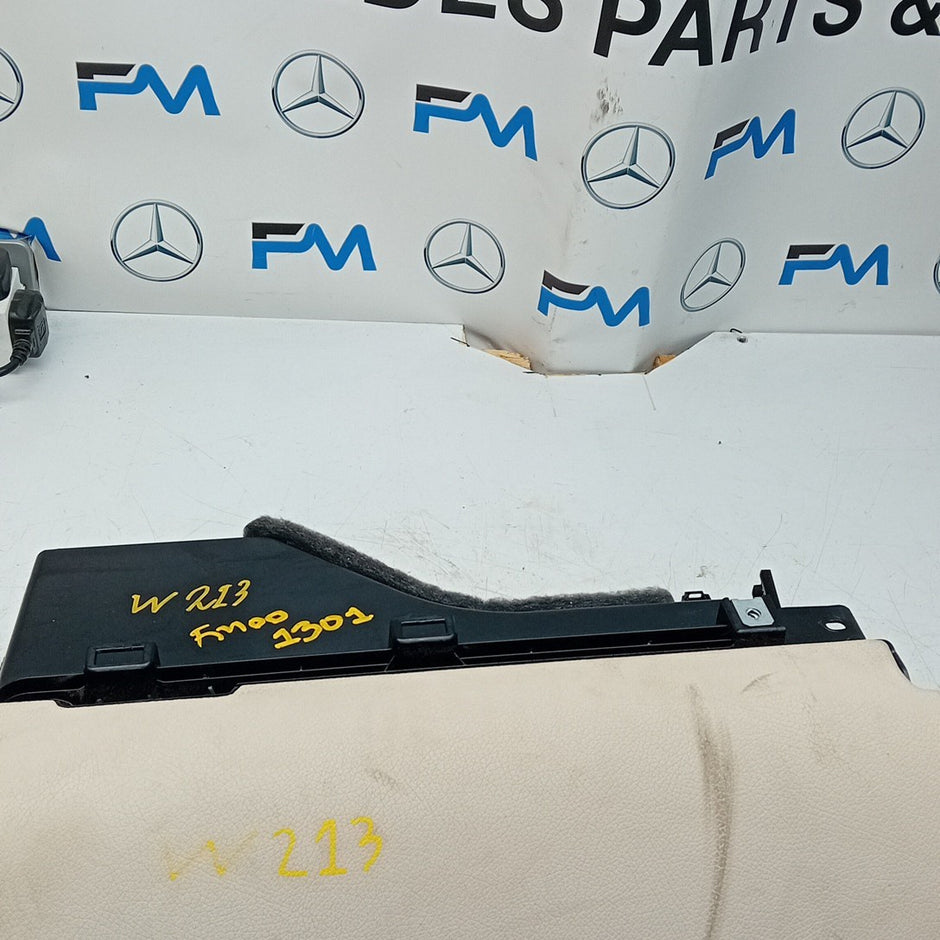 MERCEDES E-CLASS W213 DASHBOARD GLOVEBOX 2016 ON A2136800391 FM001301