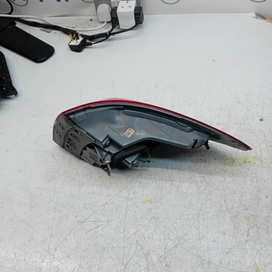 MERCEDES BENZ  GLC W253 PASSENGER SIDE LEFT REAR TAIL LIGHT 2016 FMT307