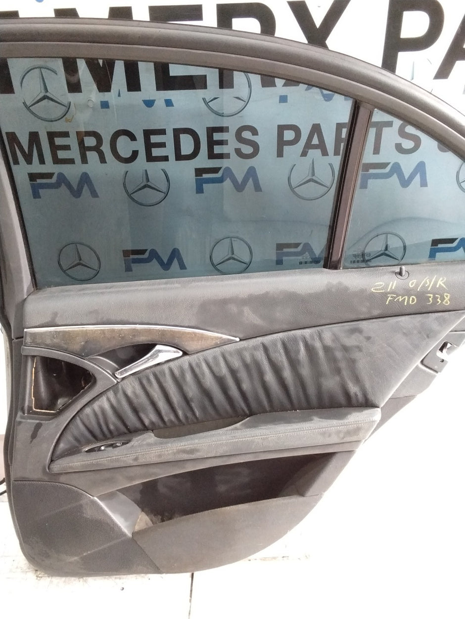 MERCEDES E-CLASS W211 SLN DRIVER REAR DOOR OSR SILVER 2003-09 COMPLETE FMD338