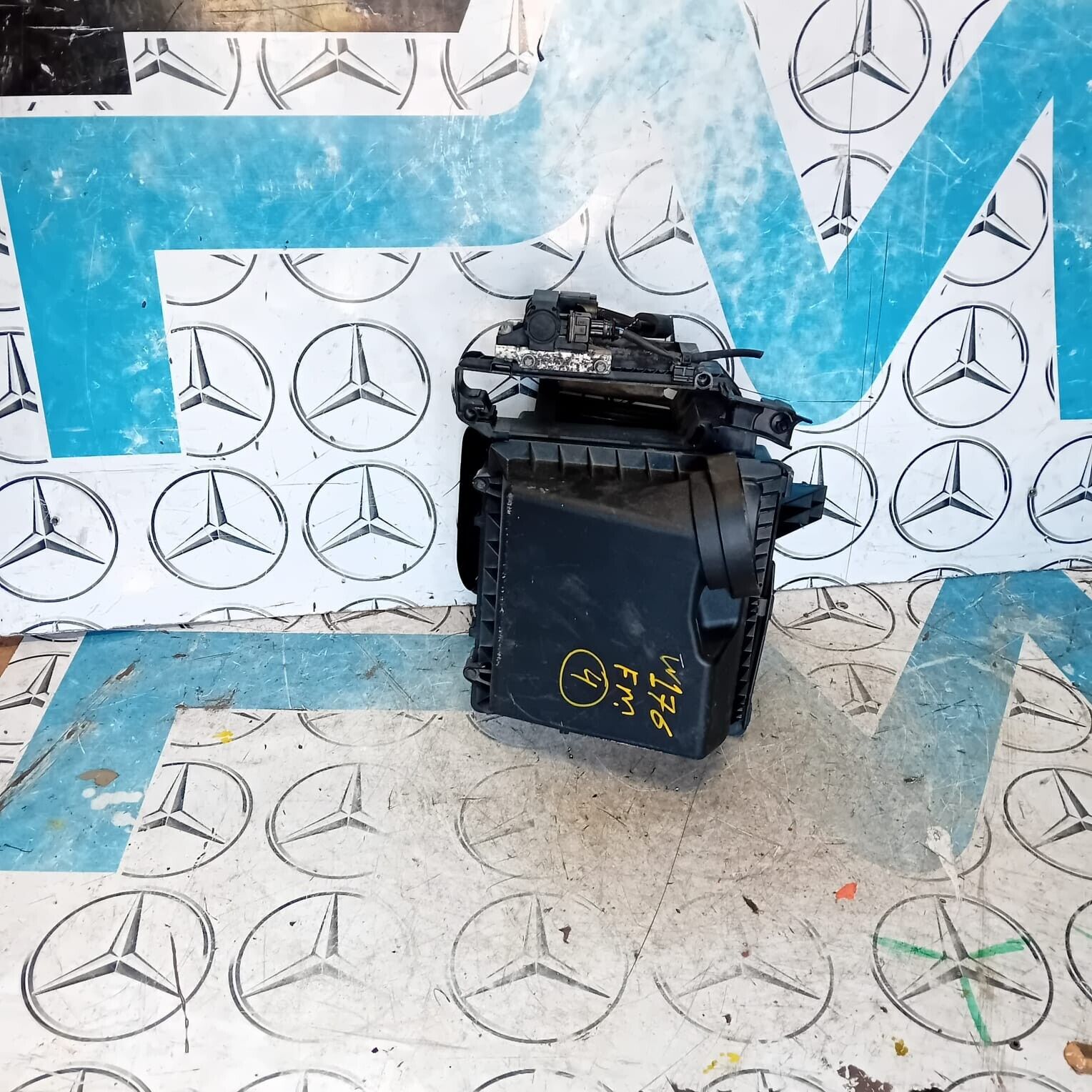 MERCEDES BENZ A CLASS W176 2015 1.5 DIESEL AIR FILTER BOX HOUSING A6070900301