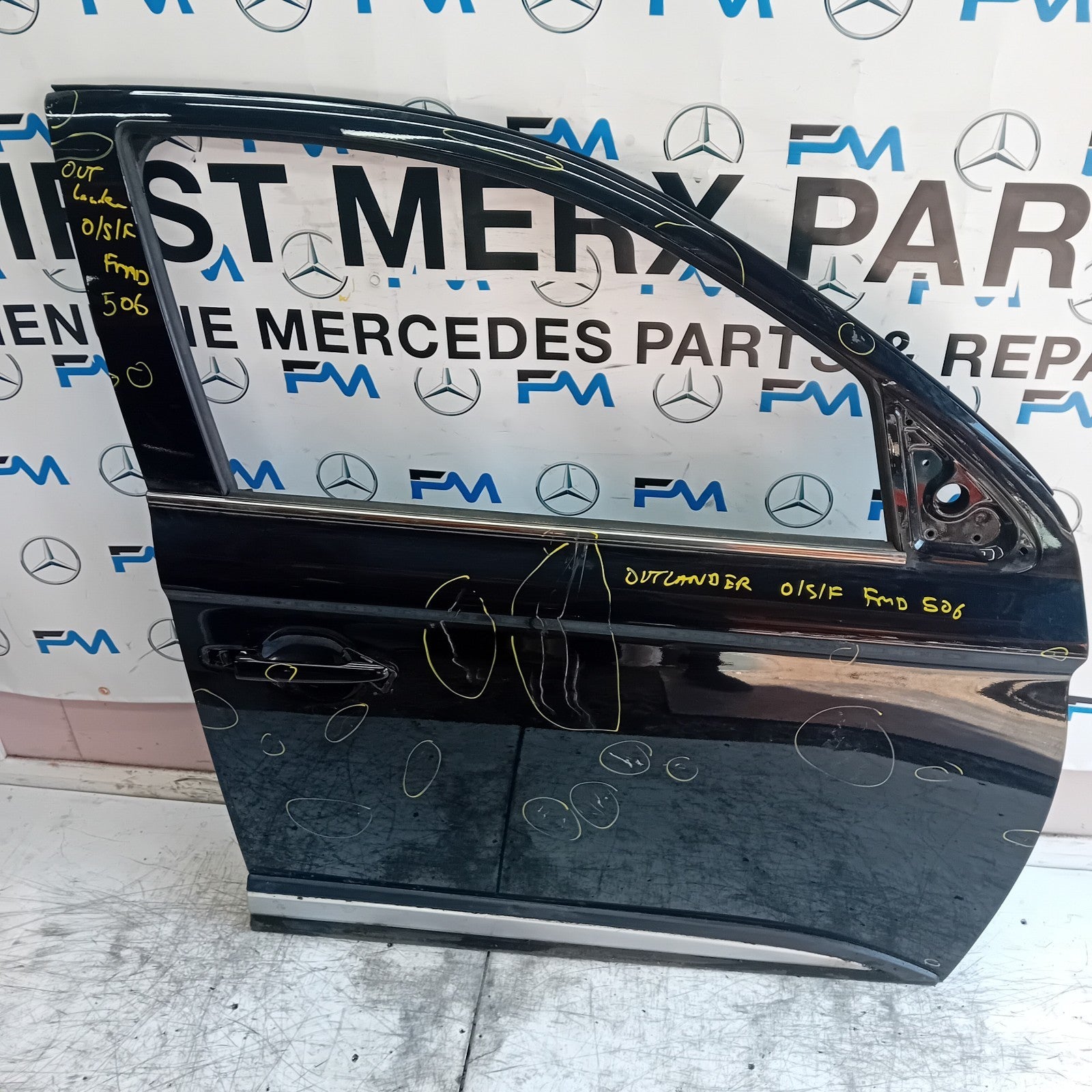 MITSUBISHI OUTLANDER MK3 DRIVER FRONT DOOR OSF 2013 BLACK FMD506