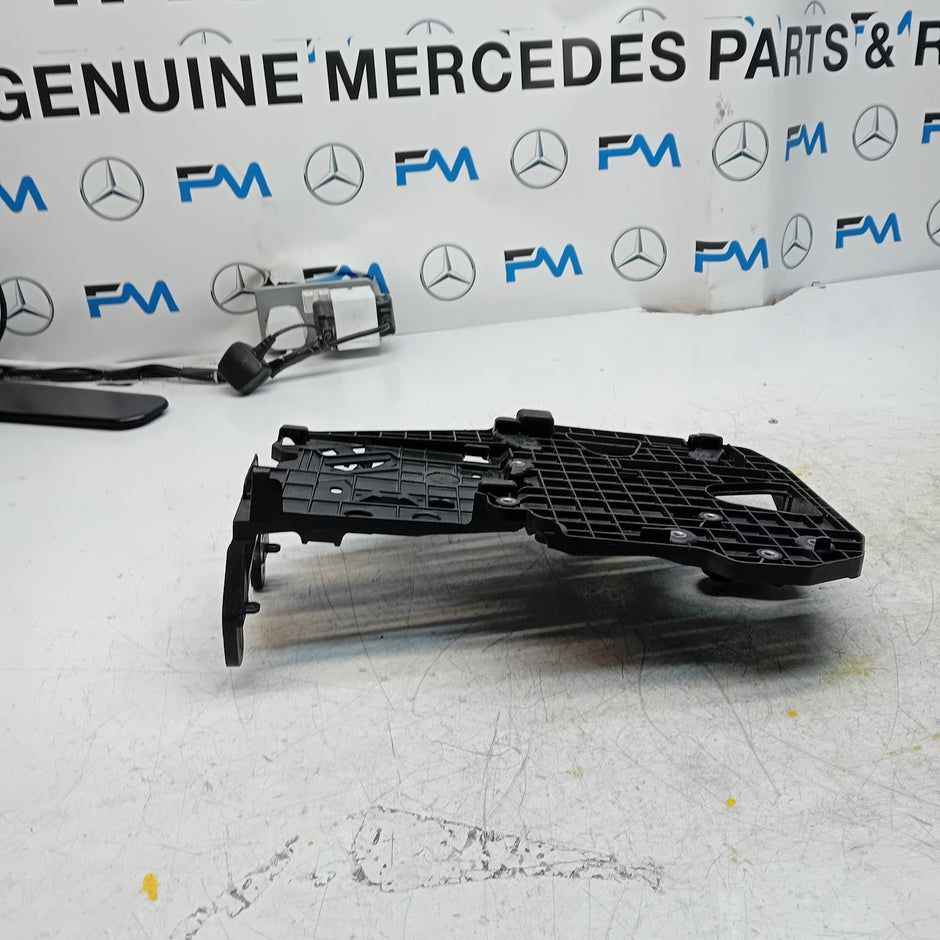 MERCEDES C-CLASS W206 PARKING SENSOR CONTROL UNIT HOLDER A2065451000 FM001469