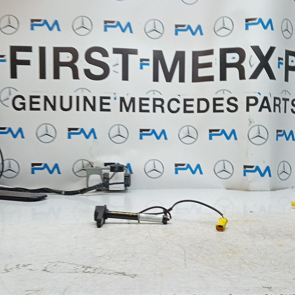 MERCEDES E CLASS W213 BONNET PEDESTRIAN ACTUATOR A2139062201 2017 FM001439