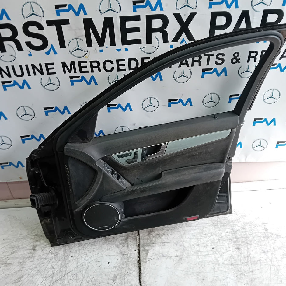 MERCEDES BENZ C-CLASS W204  DRIVER FRONT DOOR OSF BLACK 2009-14 COMPLETE FMD235
