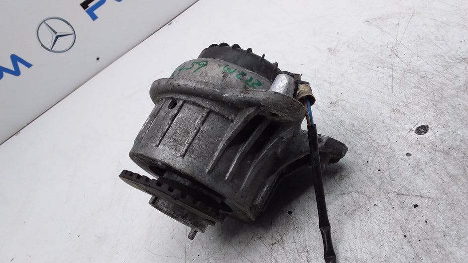 MERCEDES BENZ S-CLS W222 RIGHT ENGINE MOUNT A2222407617 FMR459