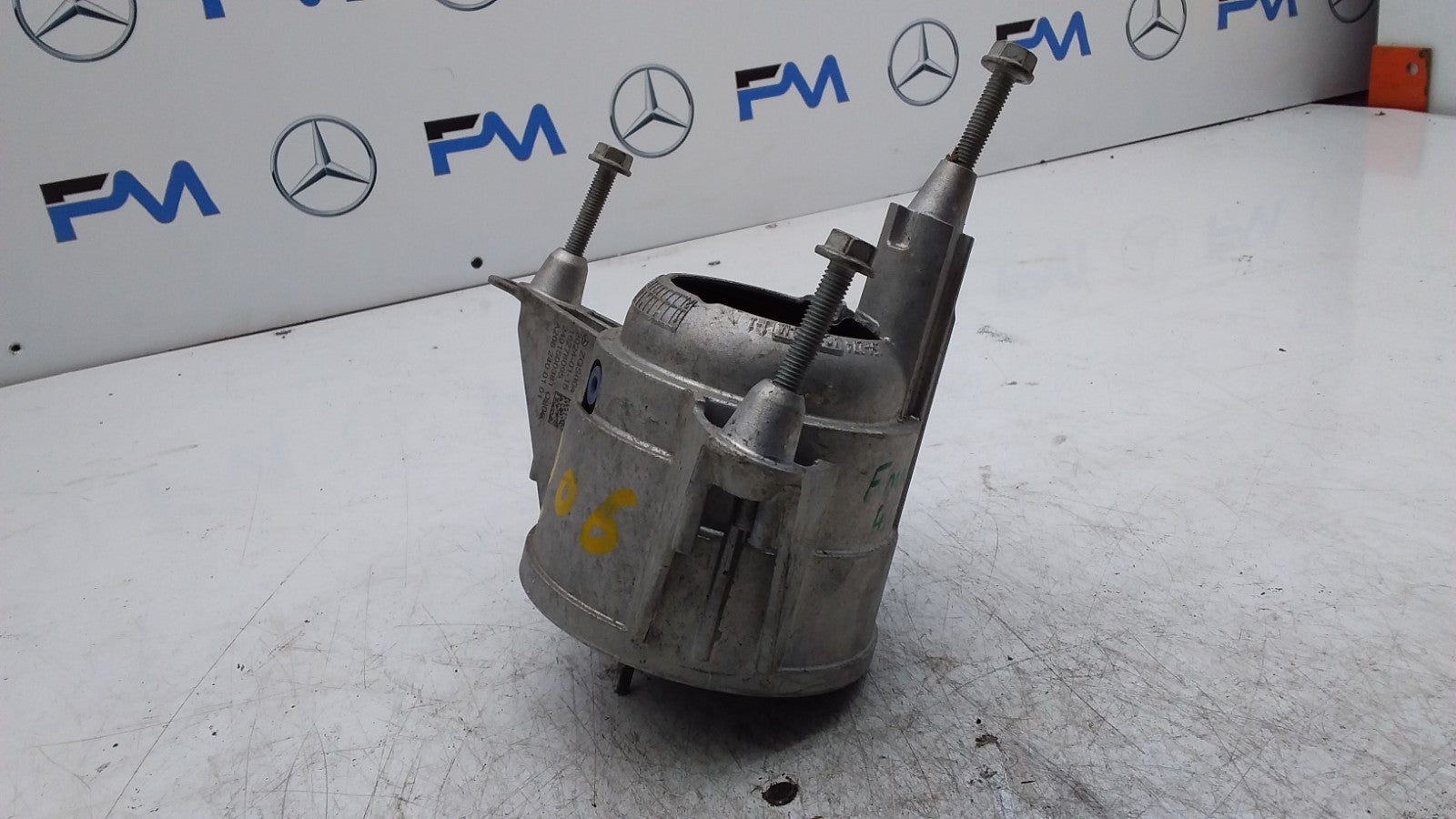 MERCEDES BENZ C-CLASS W206 ENGINE MOUNT RIGHT SIDE OS PETROL A2062400101 FMR445