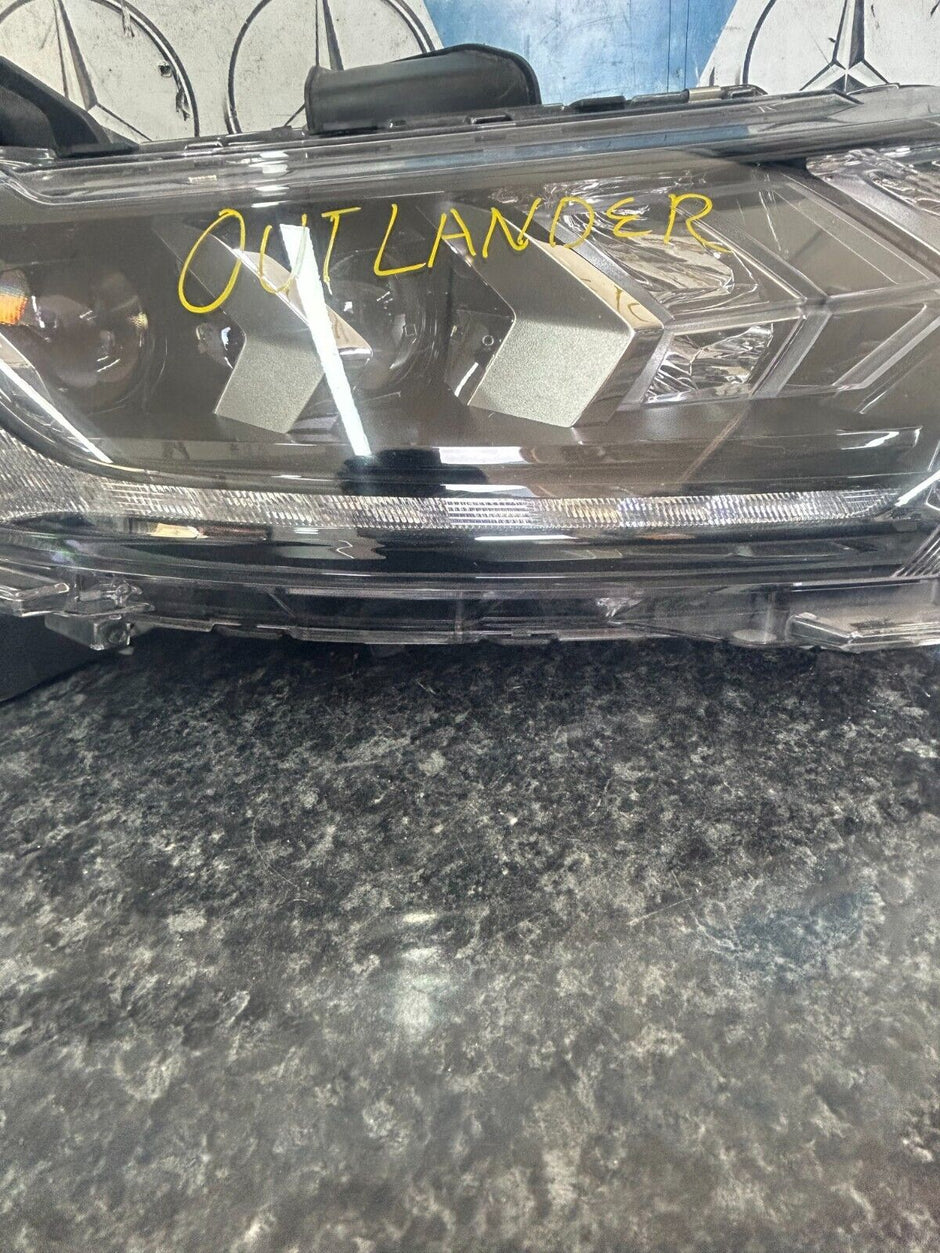MITSUBISHI OUTLANDER  MK3 HEADLIGHT 2015-2018 RIGHT SIDE FMH80