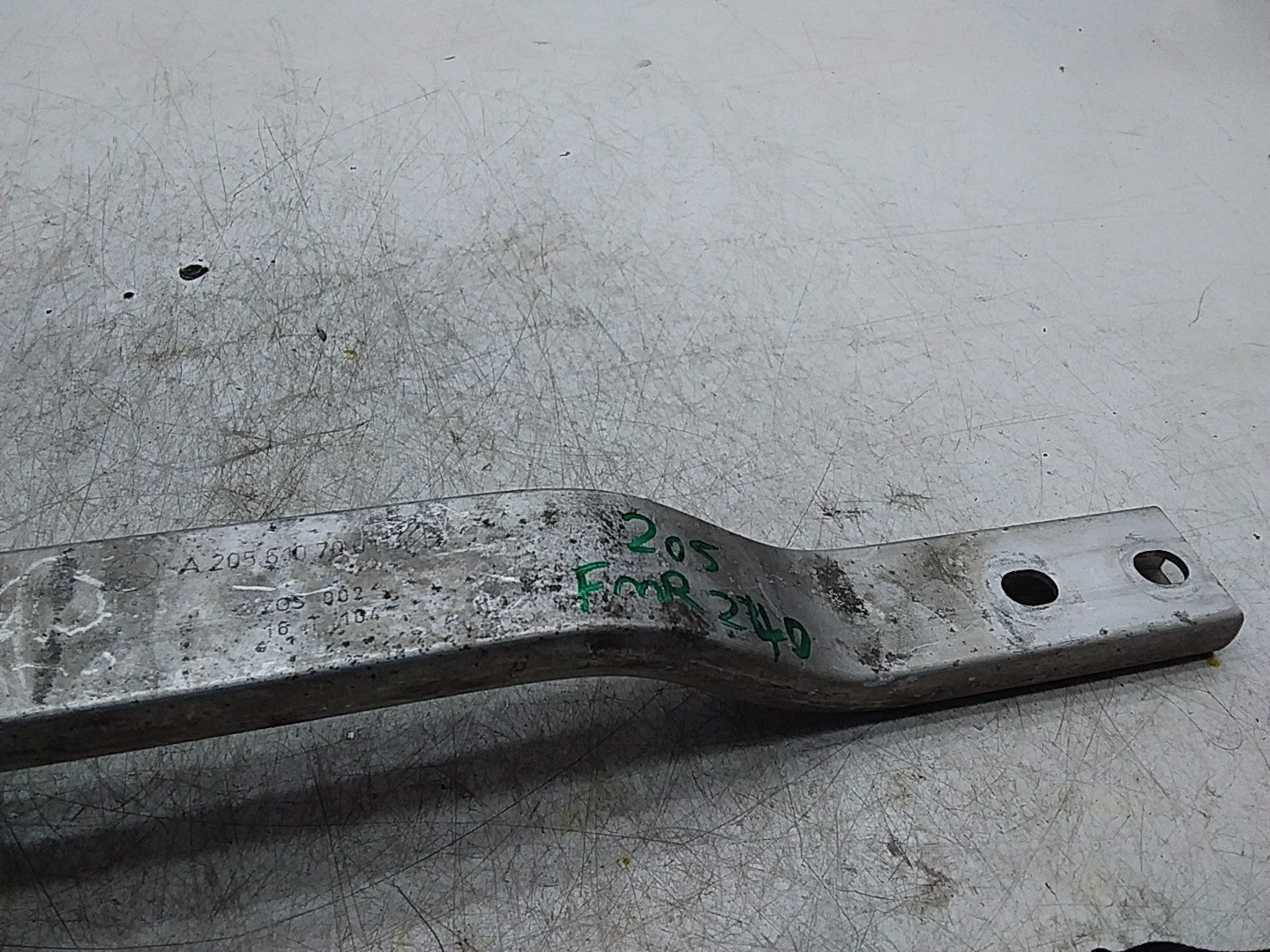 MERCEDES C-CLASS W205 BOTTOM STIFFENING BRACE MOUNT  BEAM A2056107001 FMR240