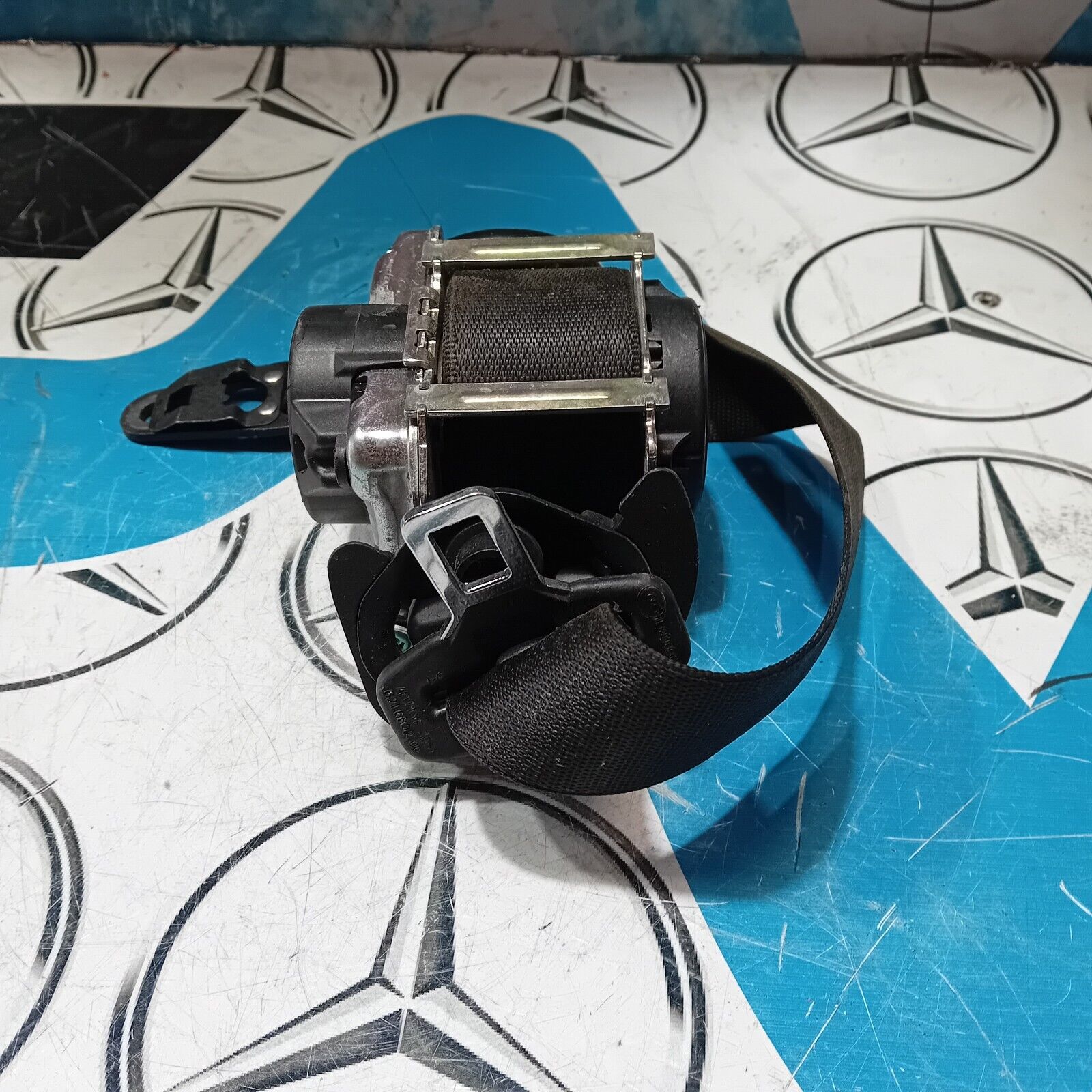 2015/2020 MERCEDES C CLASS SEAT BELT FRONT LEFT PASSENGER SIDE A2058600185