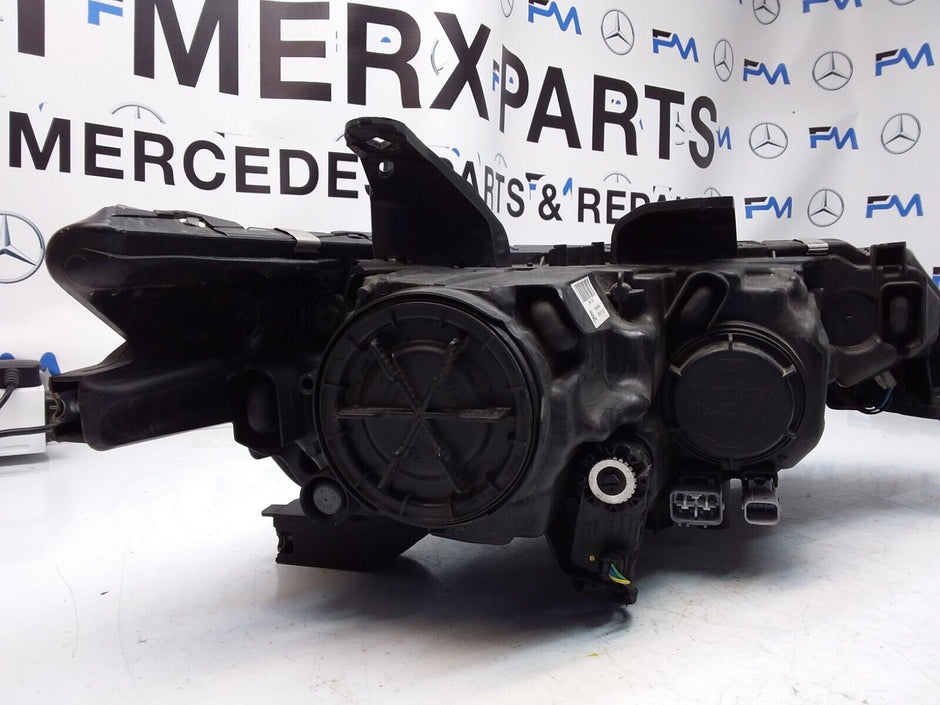 MITSUBISHI OUTLANDER MK3 2016 HEADLIGHT PASSENGER SIDE LEFT L0094I OBL8 FMH71