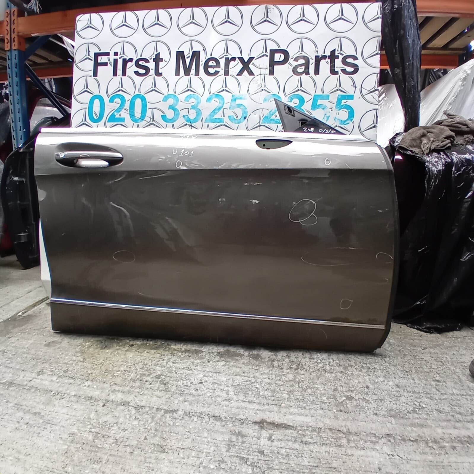MERCEDES BENZ CLS  W218  DRIVER SIDE FRONT DOOR ( OFF SIDE FRONT )