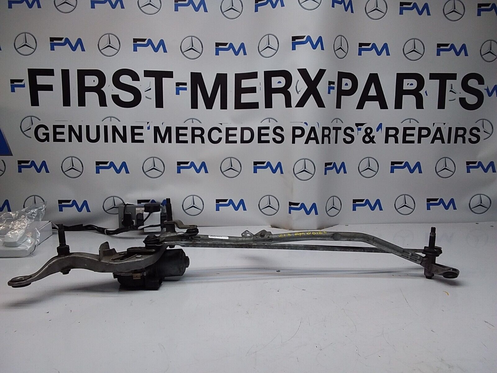 MERCEDES E-CLASS 2016 W213 A2138200740 FRONT WIPER MOTOR  FM00186