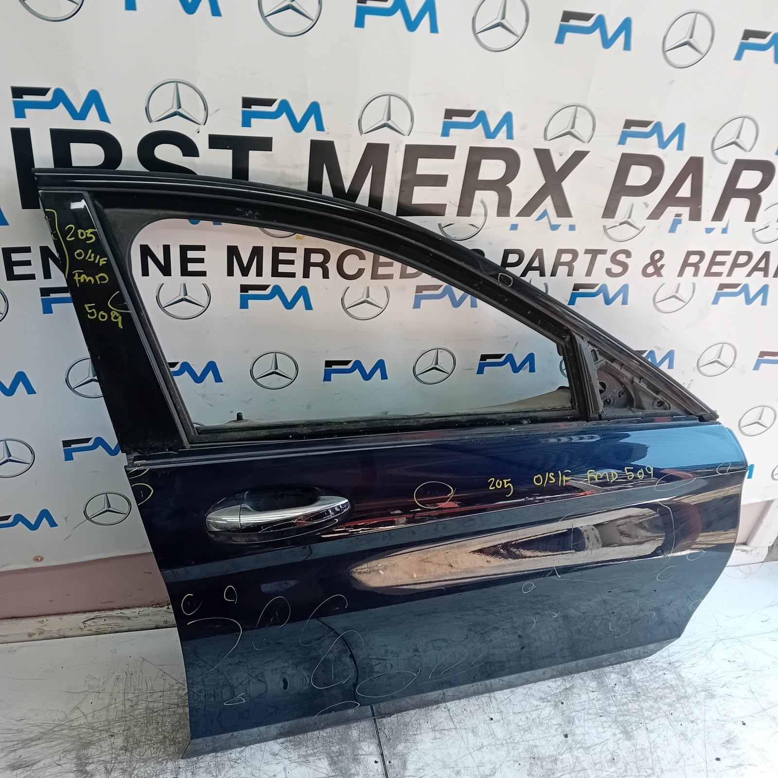 MERCEDES C-CLASS W205 DRIVER FRONT DOOR OSF 2014 BLUE COMPLETE  FMD509