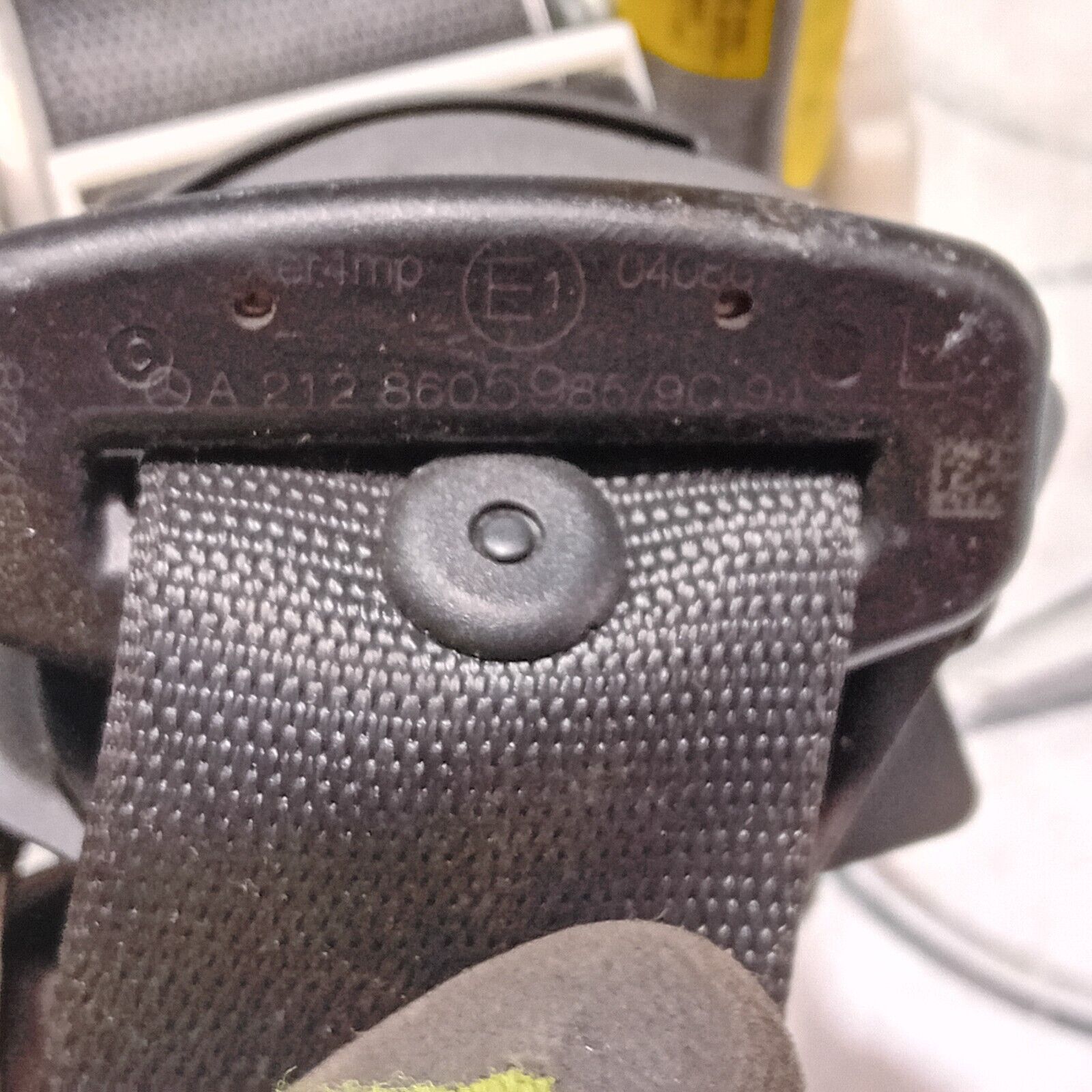 2009/2016 MERCEDES BENZ W212 E CLASS REAR SEAT BELT LEFT SIDE NSR A2128605985