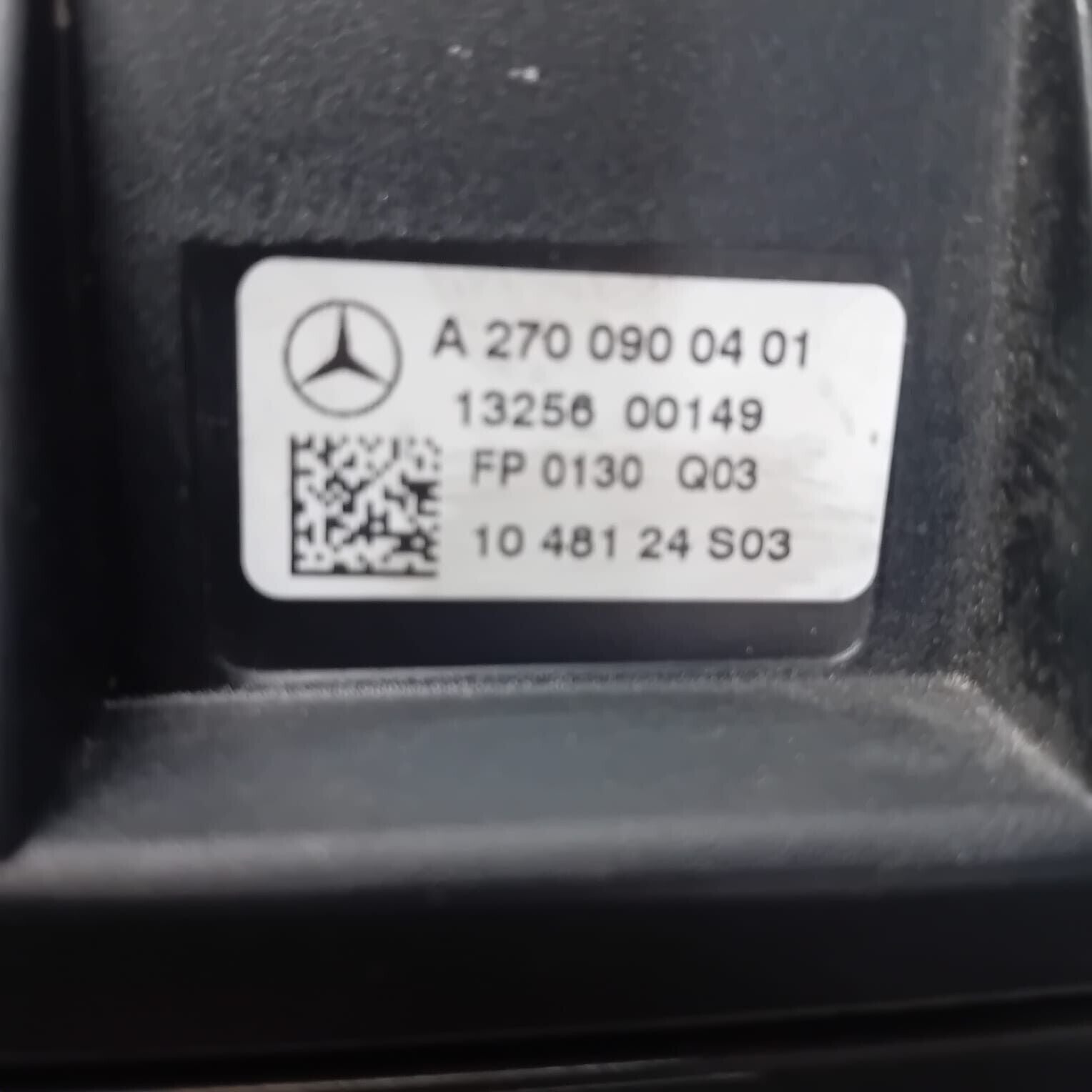 MERCEDES BENZ  A-CLASS W176 PETROL AIR FILTER HOUSING BOX   A2700900401