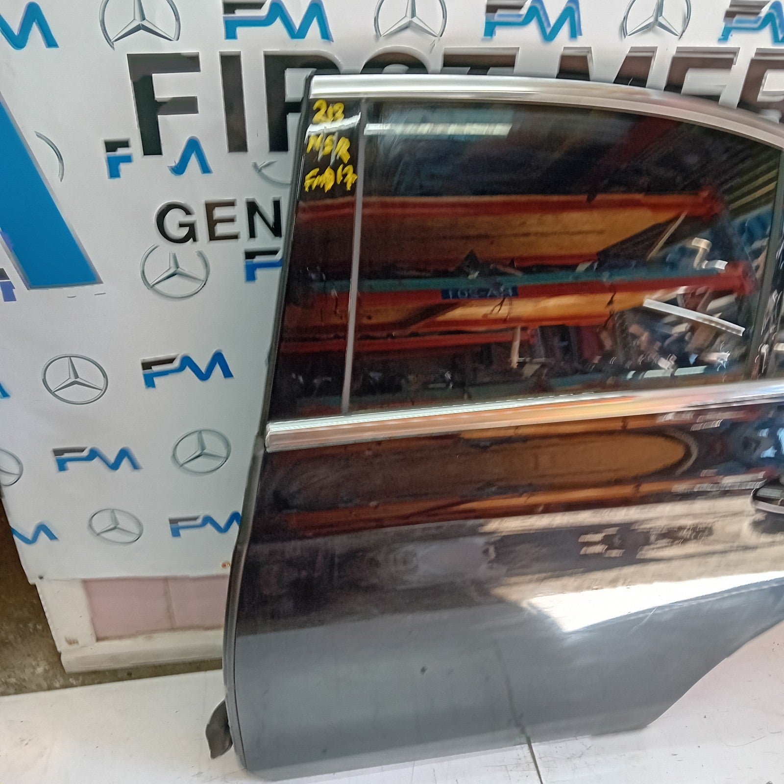 MERCEDES BENZ E CLASS SALOON W213 PASSENGE SIDE REAR DOOR ( NEAR REAR ) FMD17