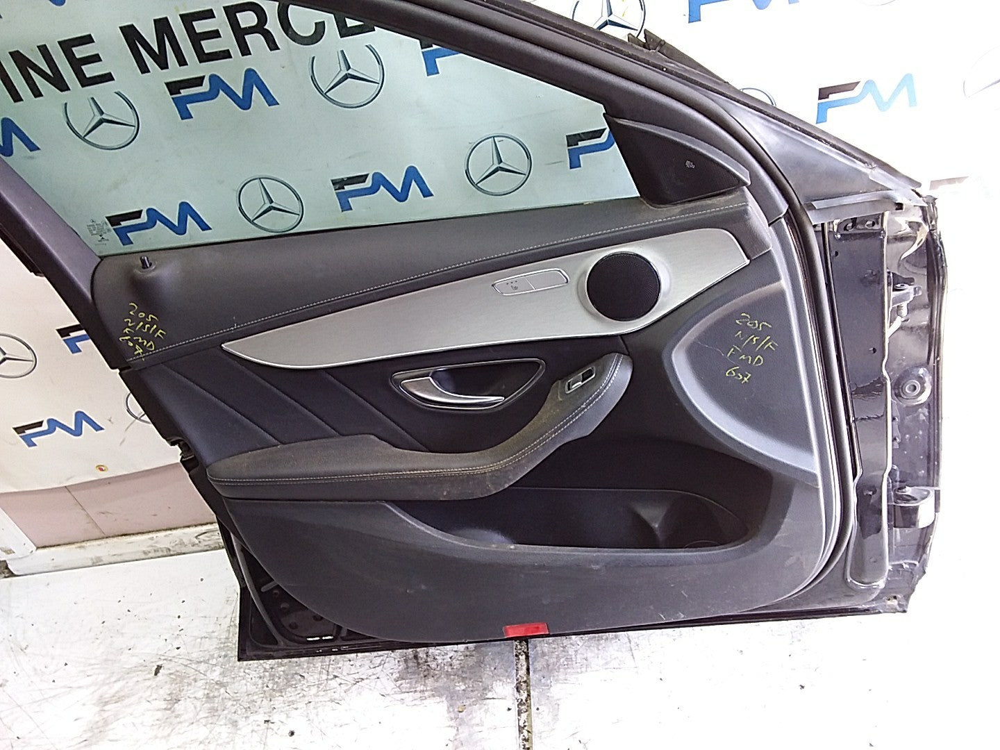 MERCEDES C-CLS W205 SLN PASSENGER FRONT DOOR NSF BLACK 2014-21 COMPLETE FMD607