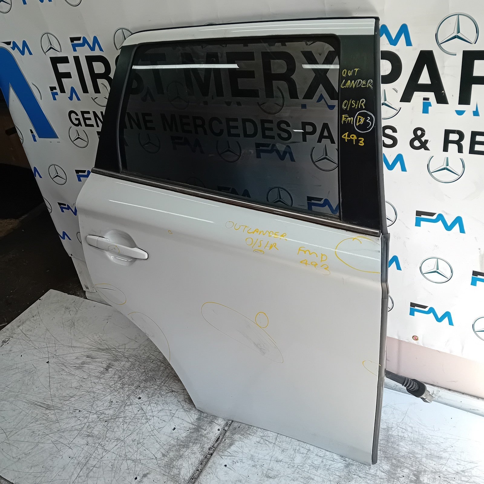 MITSUBISHI OUTLANDER MK3 DRIVER REAR DOOR OSR 2013 WHITE COMPLETE FMD493