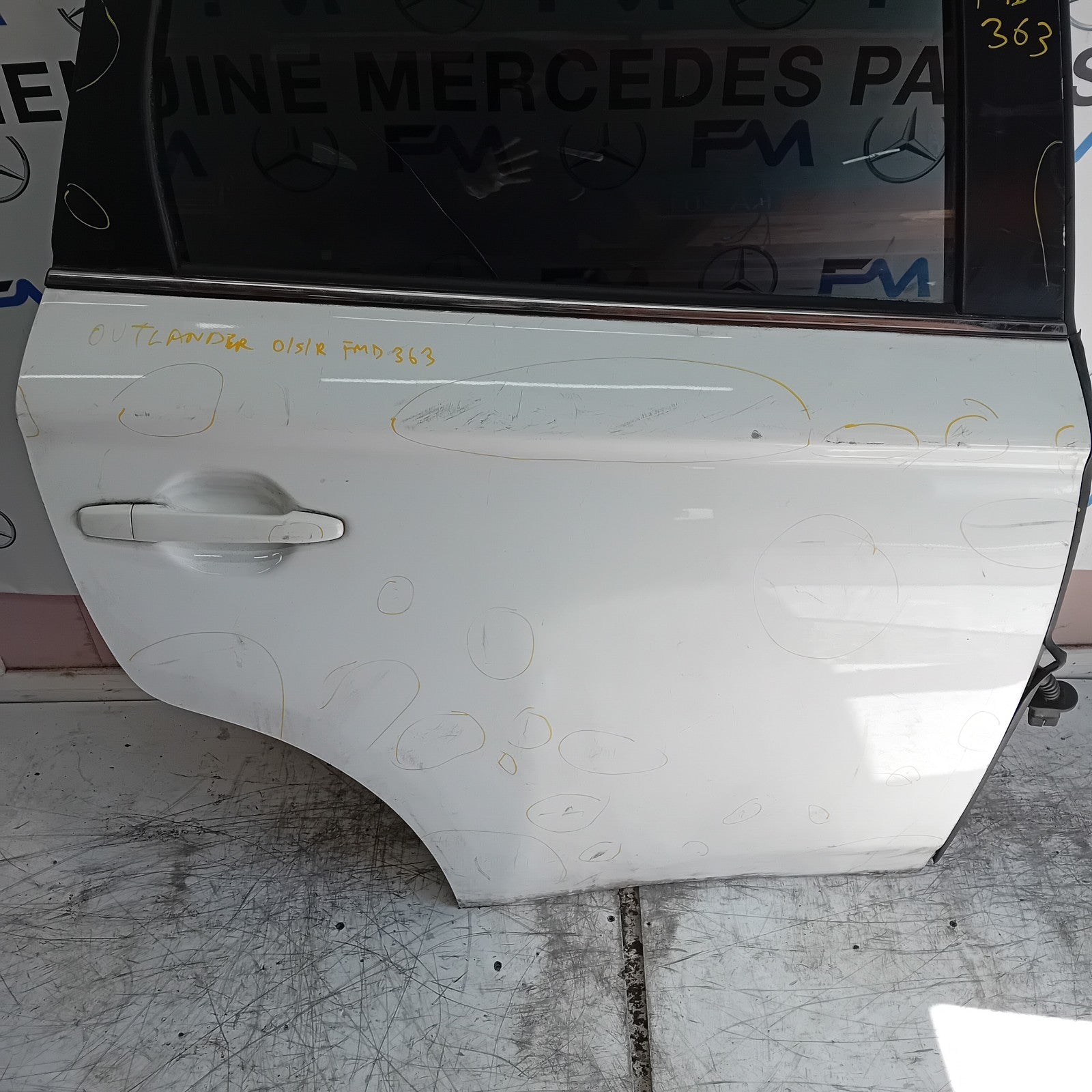 MITSUBISHI OUTLANDER MK3 DRIVER REAR DOOR OSR 2013 WHITE COMPLETE FMD363