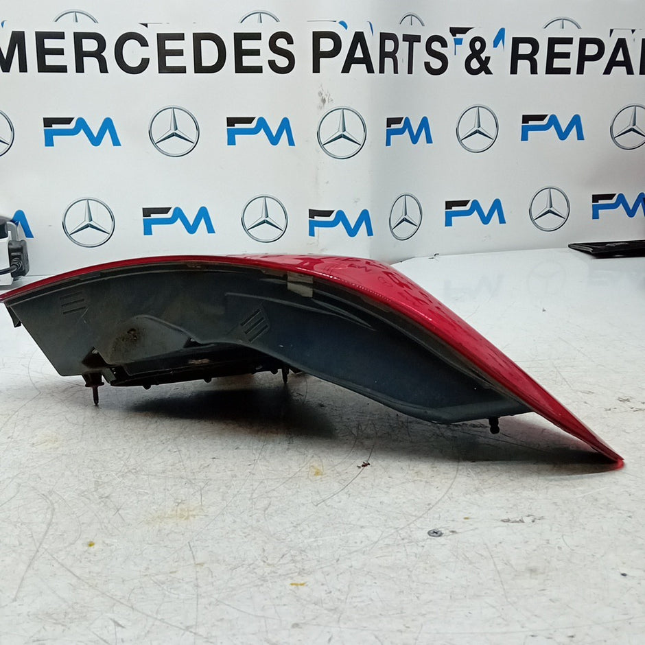 MERCEDES BENZ C-CLASS W205 PASSENGER REAR TAIL LIGHT NS  2015 A2059061357 FMT320