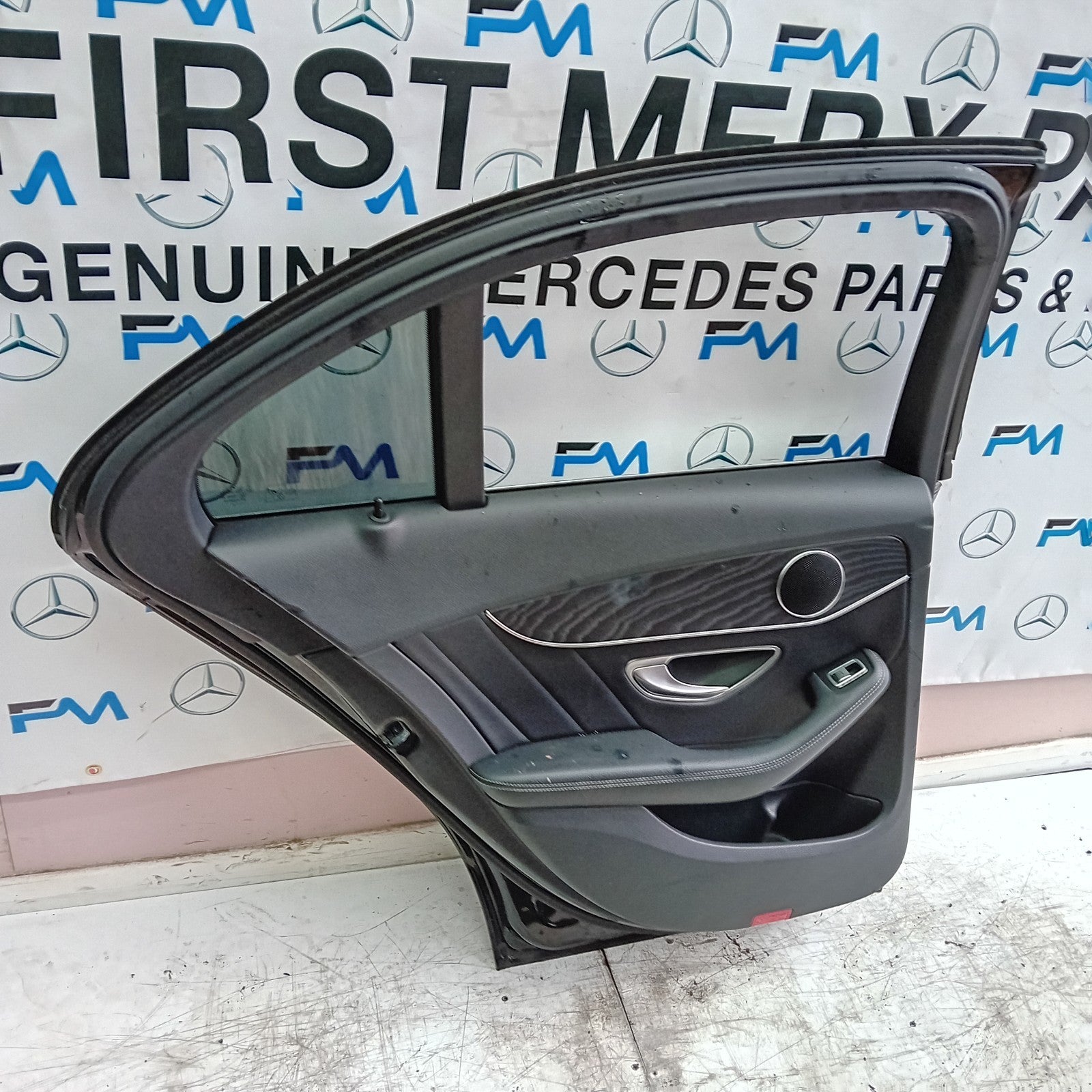 MERCEDES C-CLASS W205 SLN PASSENGER REAR DOOR NSR BLACK 2014 ON COMPLETE FMD241