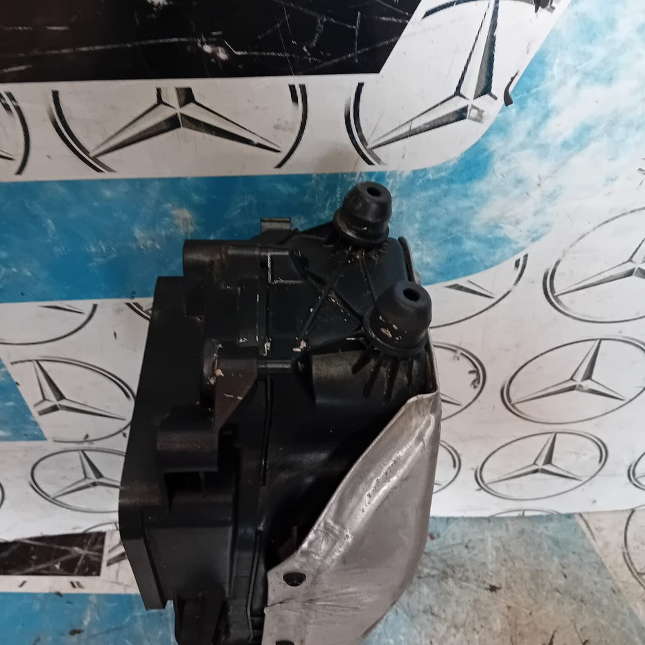 MERCEDES BENZ C CLASS W205 2.1 DIESEL AIR FILTER BOX HOUSING  A6510902501