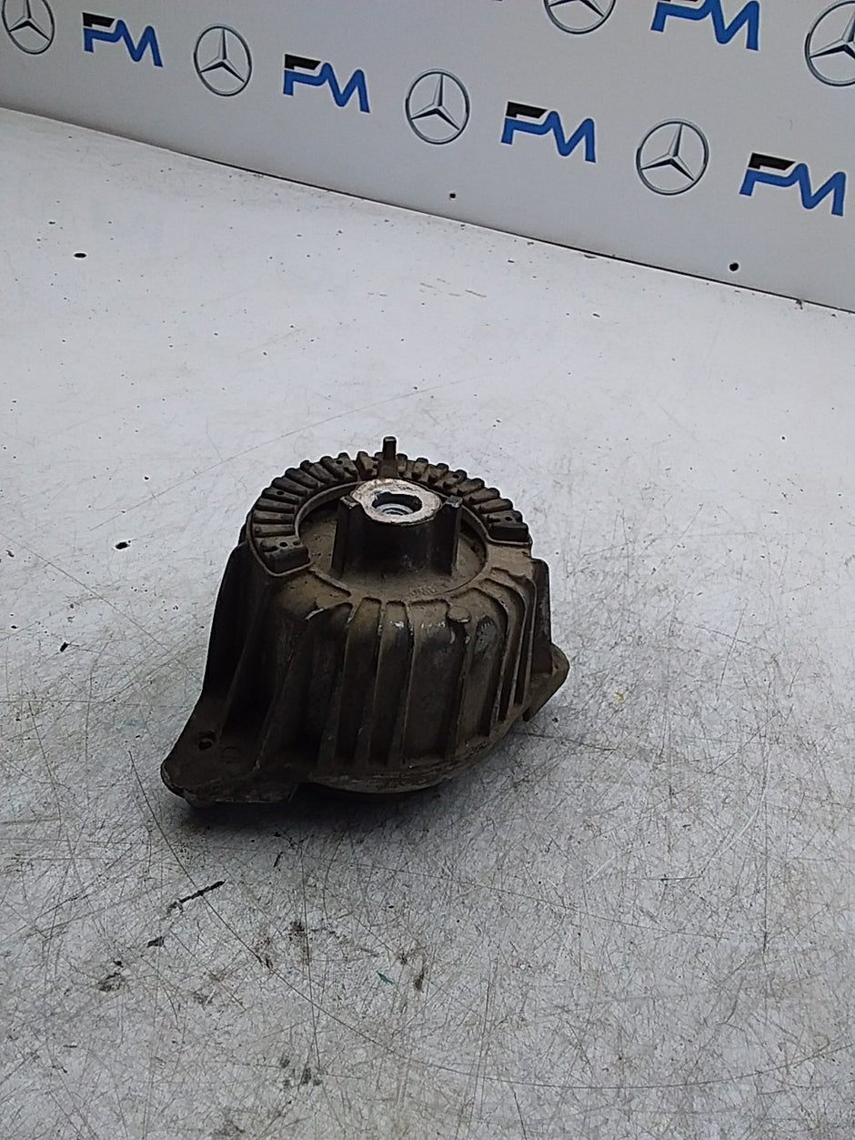 MERCEDES BENZ  E-CLASS  W212  ENGINE MOUNT RIGHT OS A2122406417 FMR356