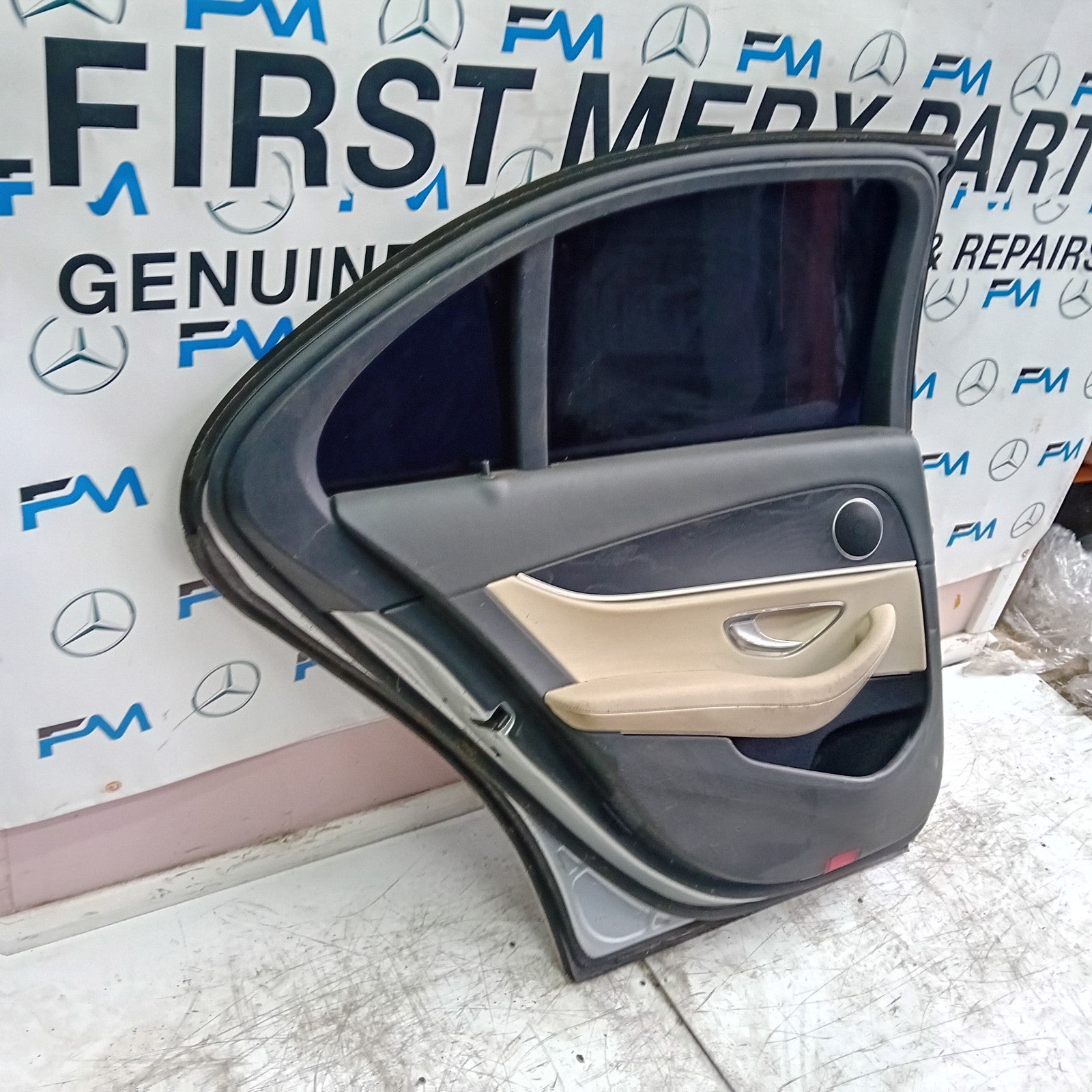 MERCEDES E-CLASS W213 SLN PASSENGER REAR DOOR NSR SILVER 2016 ON COMPLETE FMD265