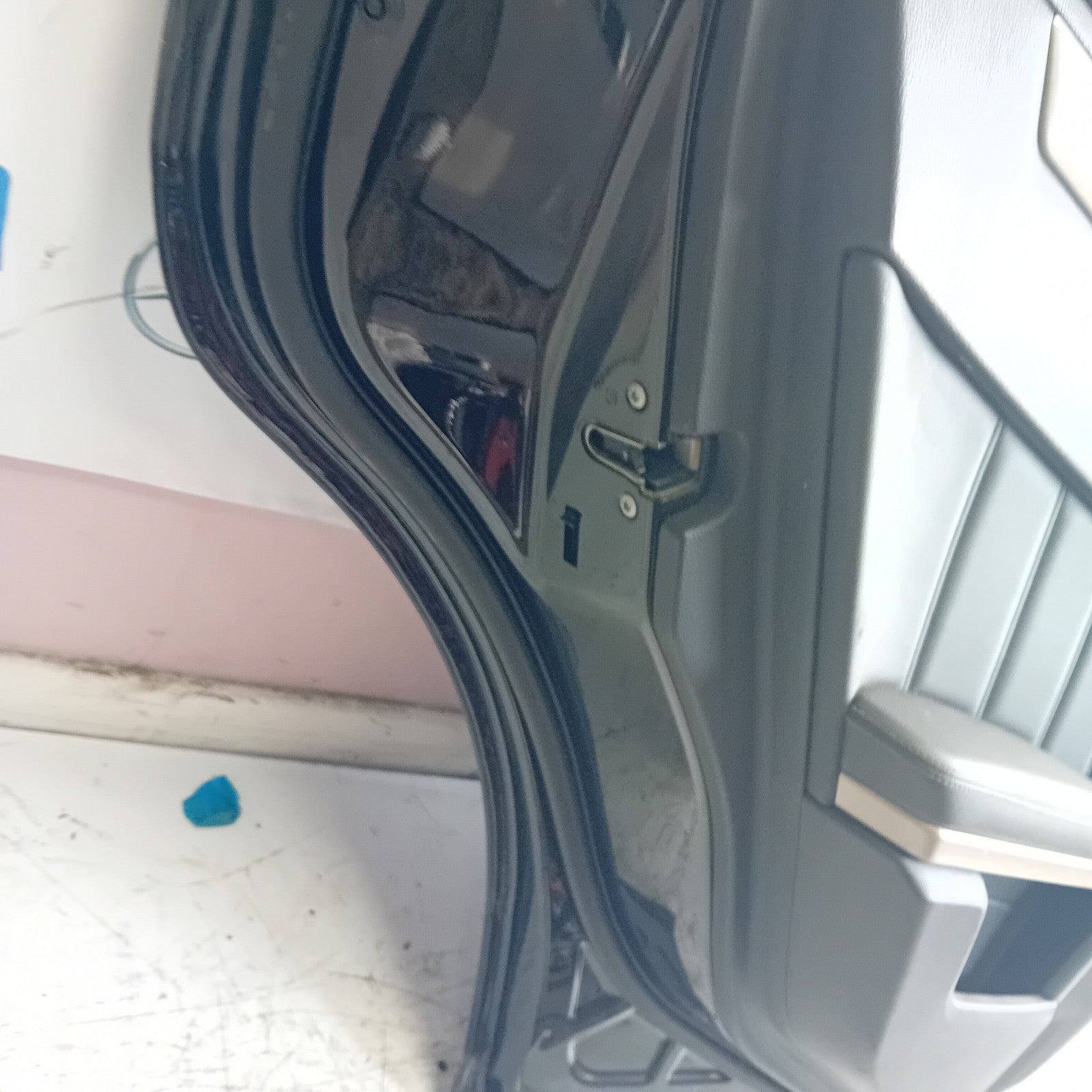 MERCEDES E-CLASS W212 PASSENGER REAR DOOR N/S/R BLACK COMPLETE 2009-16 FMD153