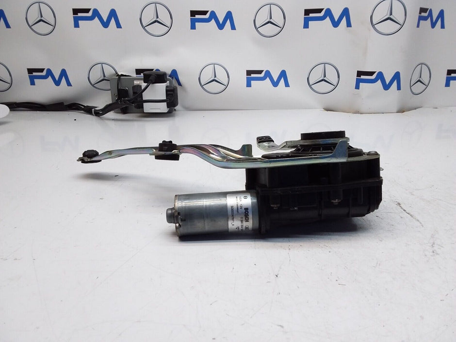 Mercedes C-CLASS W205 TAILGATE LIFT SOFT CLOSE 0390204 124 FM00597 