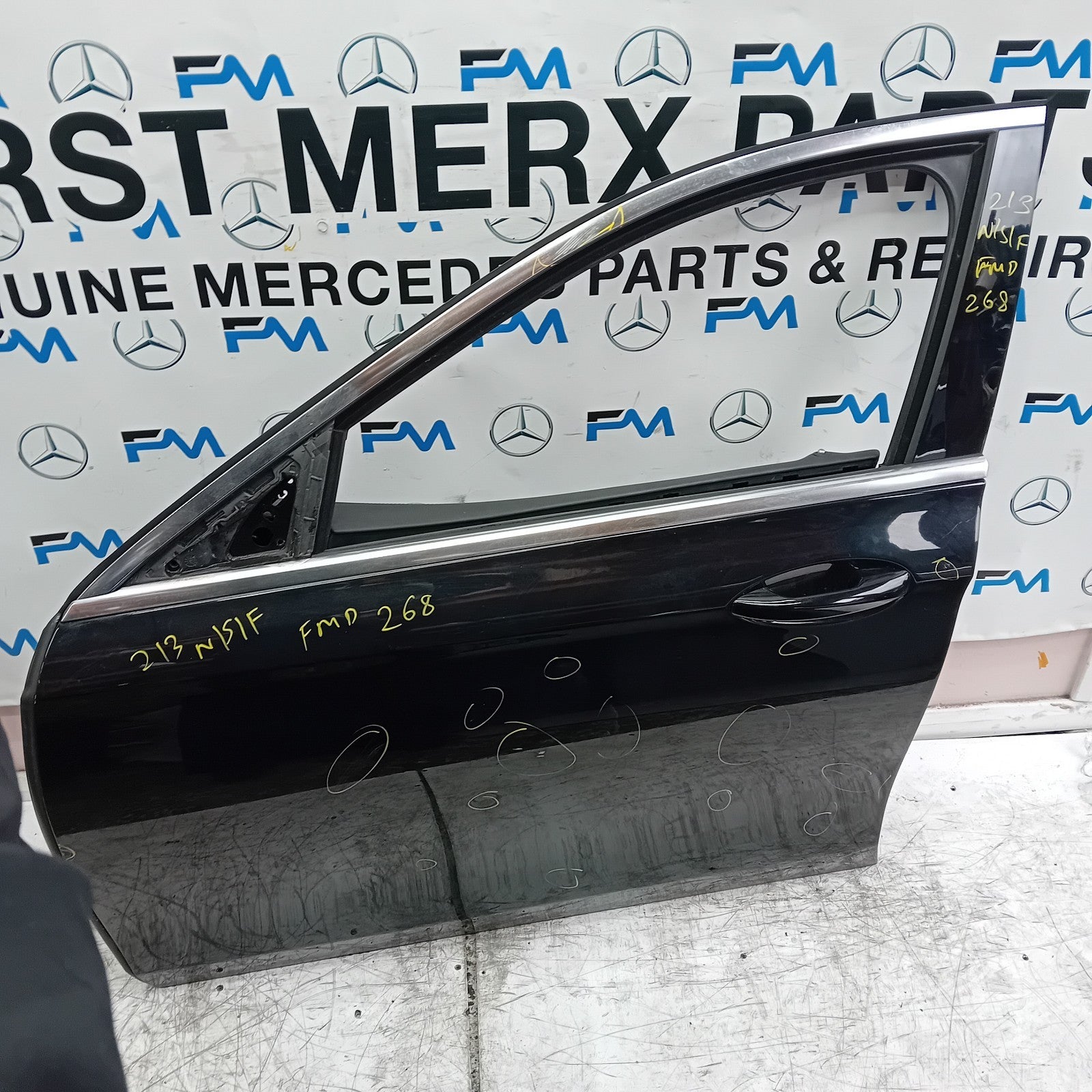 MERCEDES E-CLASS W213 SLN PASSENGER FRONT DOOR OSF BLACK 2016 ON COMPLETE FMD268