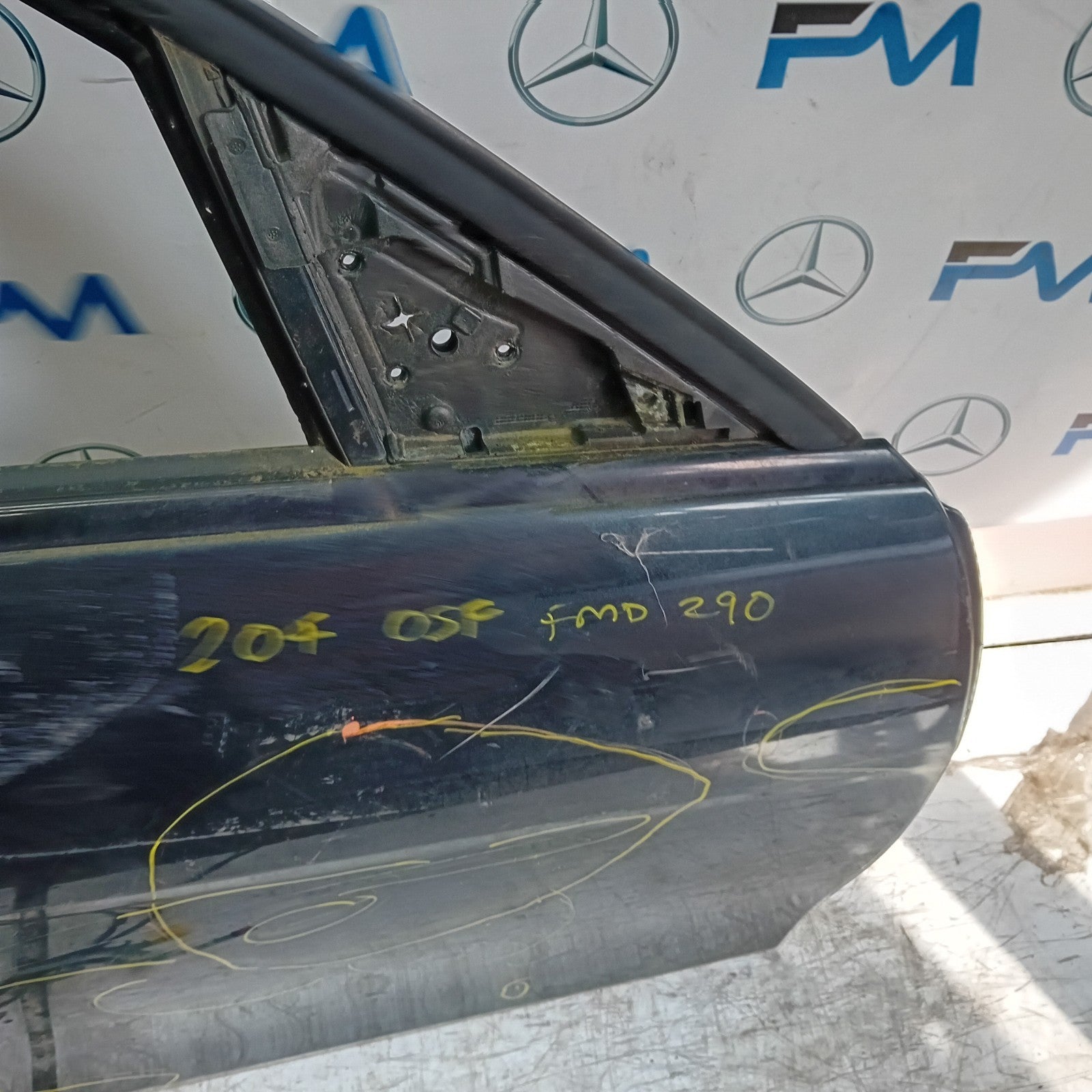 MERCEDES BEBZ C-CLASS W204 DRIVER SIDE FRONT DOOR OSF FMD290