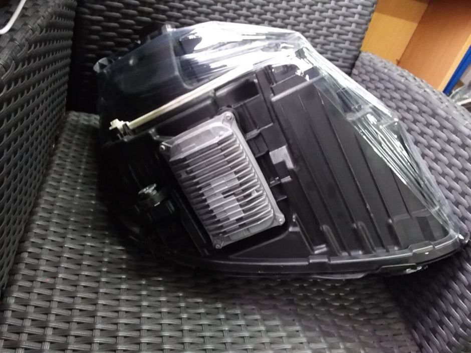 MERCEDES E CLASS W213 2016-2021 PASSENGER SIDE LED HEADLIGHT A2139064104 FM77